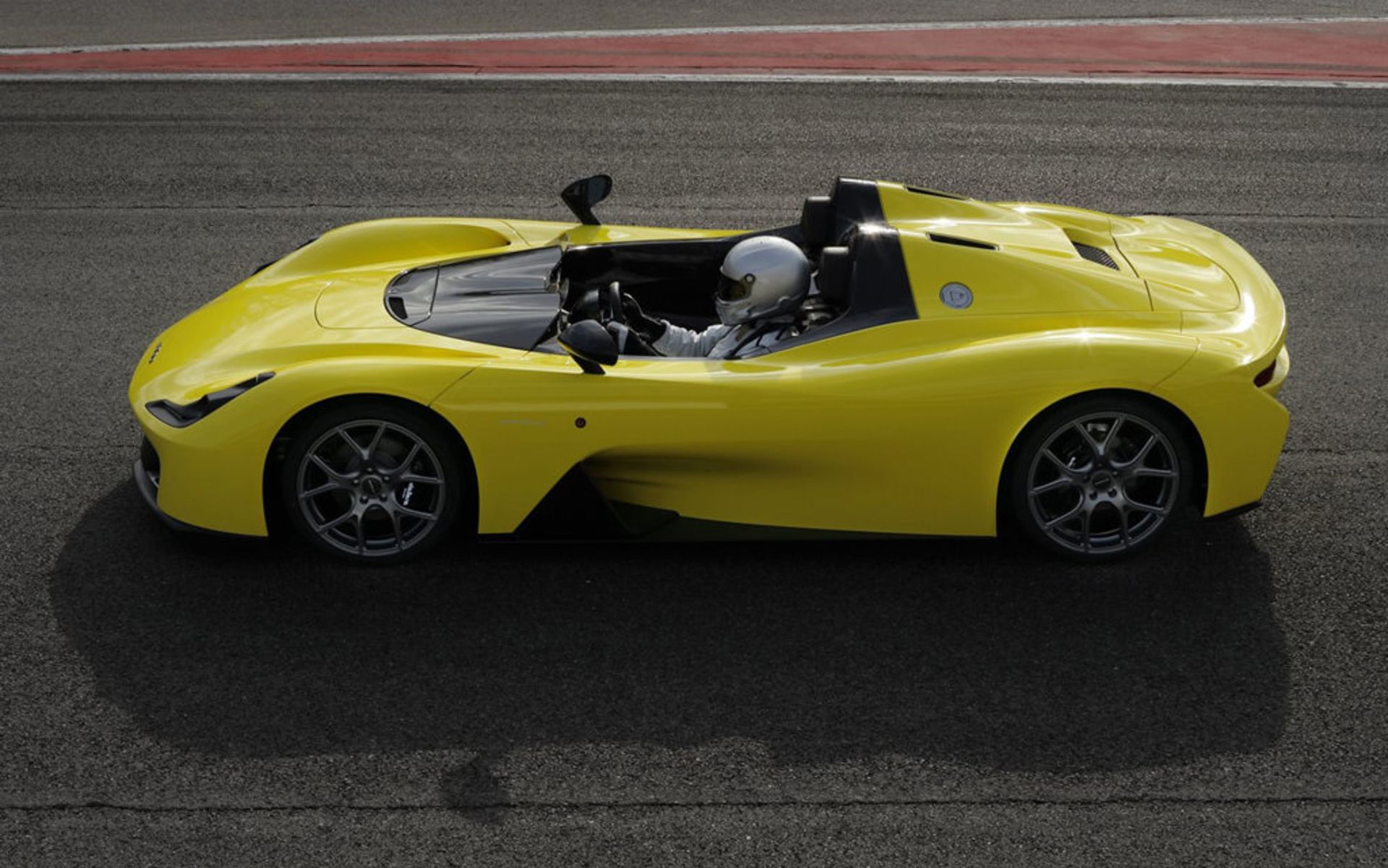 دالارا استراداله رودستر Dallara Stradale Roadster