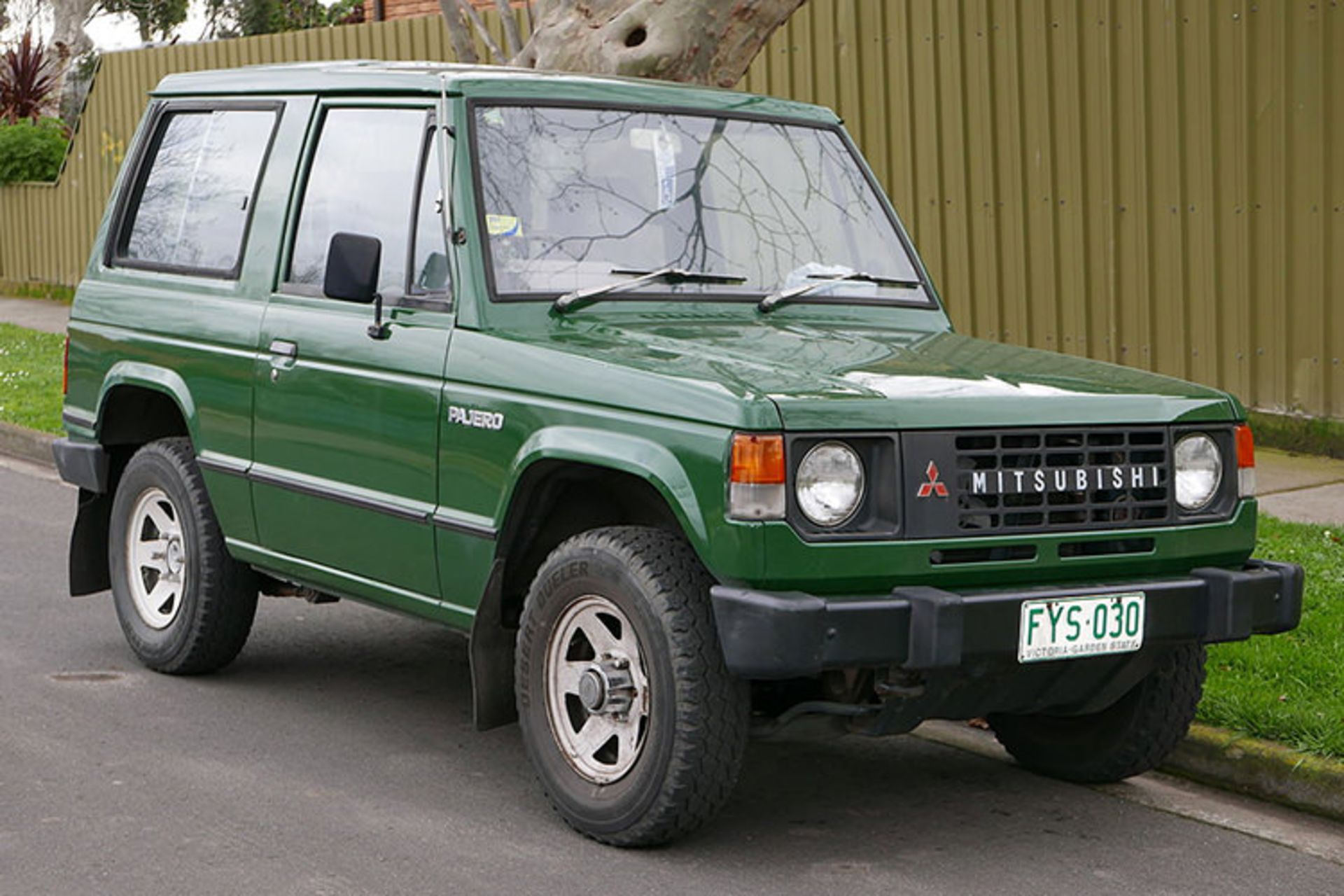 Mitsubishi Pajero / میتسوبیشی پاجرو