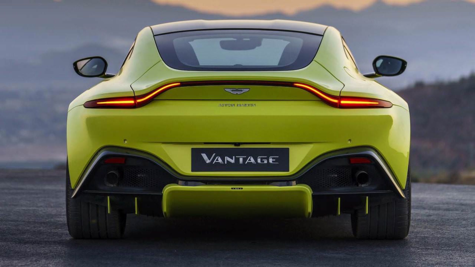 استون کارتین ونتیج 2018 / Aston Martin Vantage