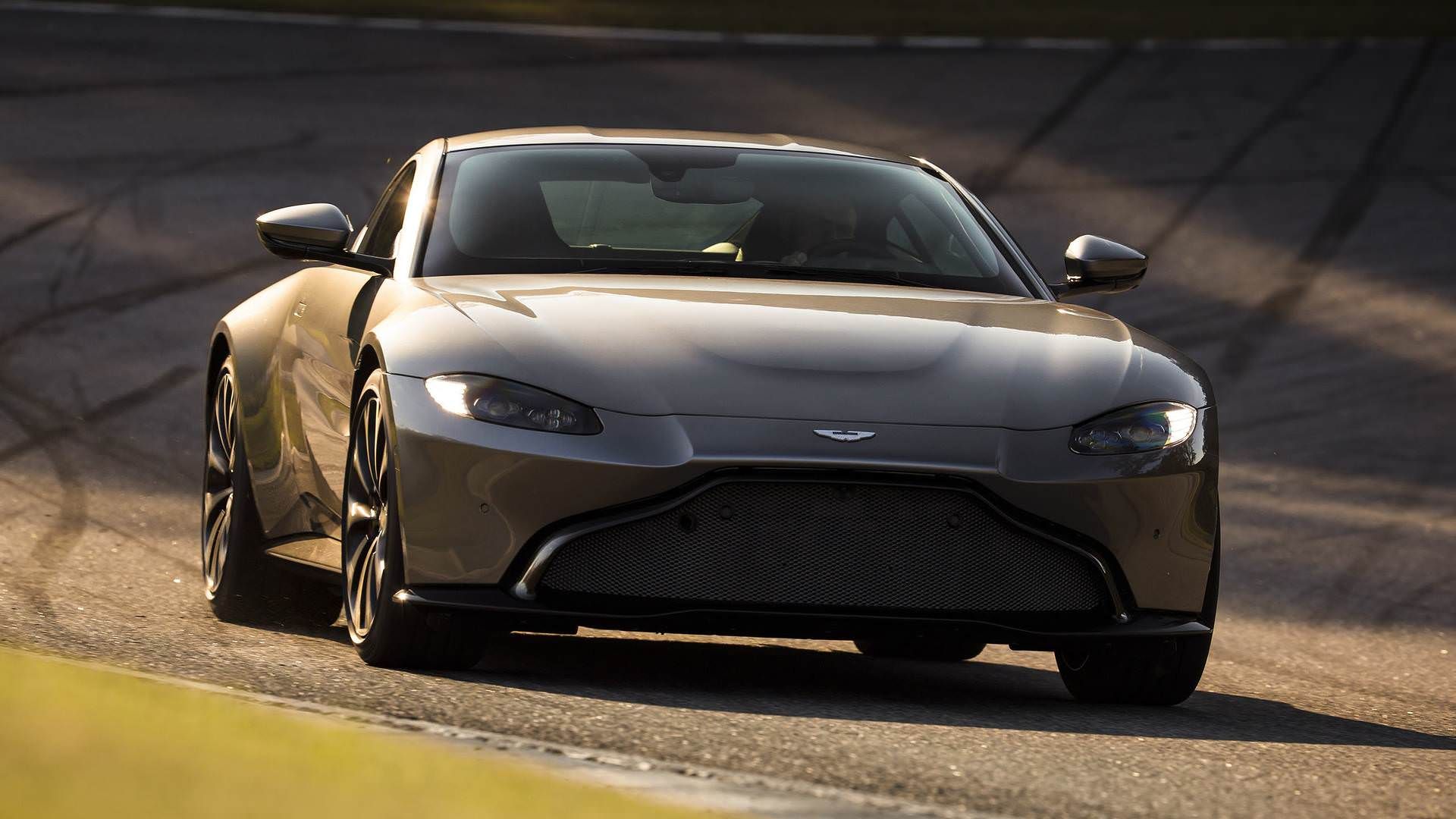 استون کارتین ونتیج 2018 / Aston Martin Vantage