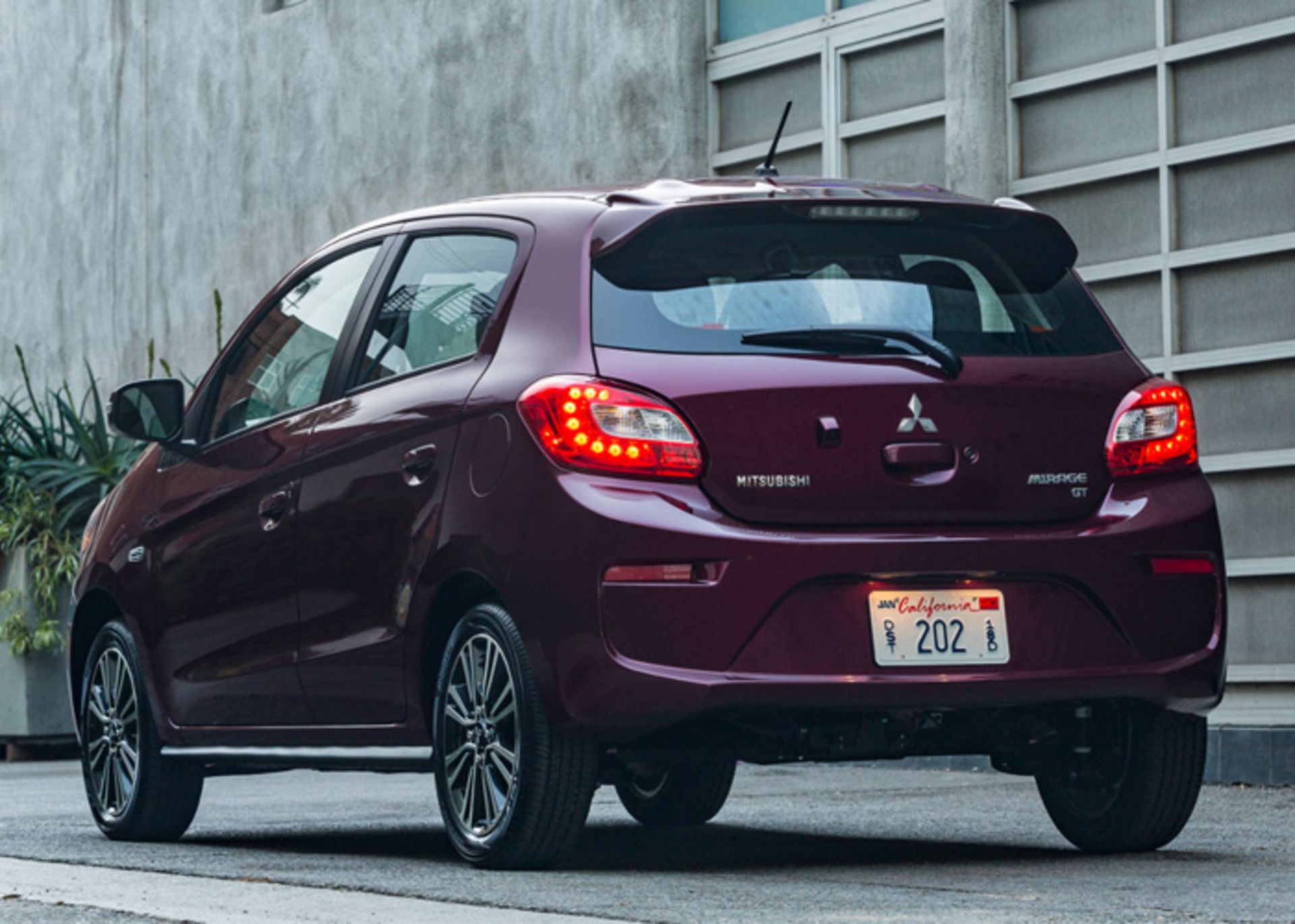 میتسوبیشی میراژ Mitsubishi Mirage 2017