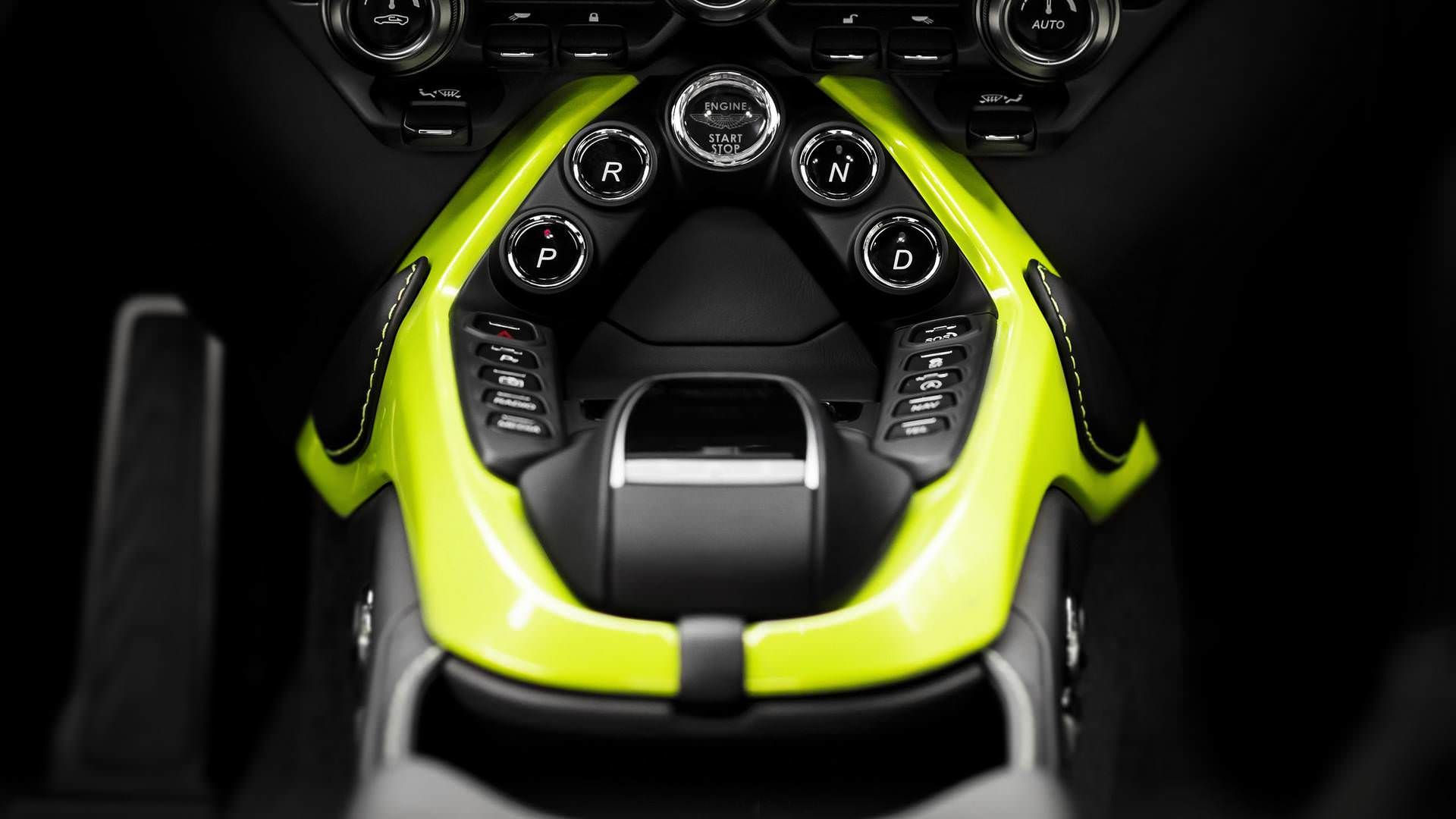 استون کارتین ونتیج 2018 / Aston Martin Vantage