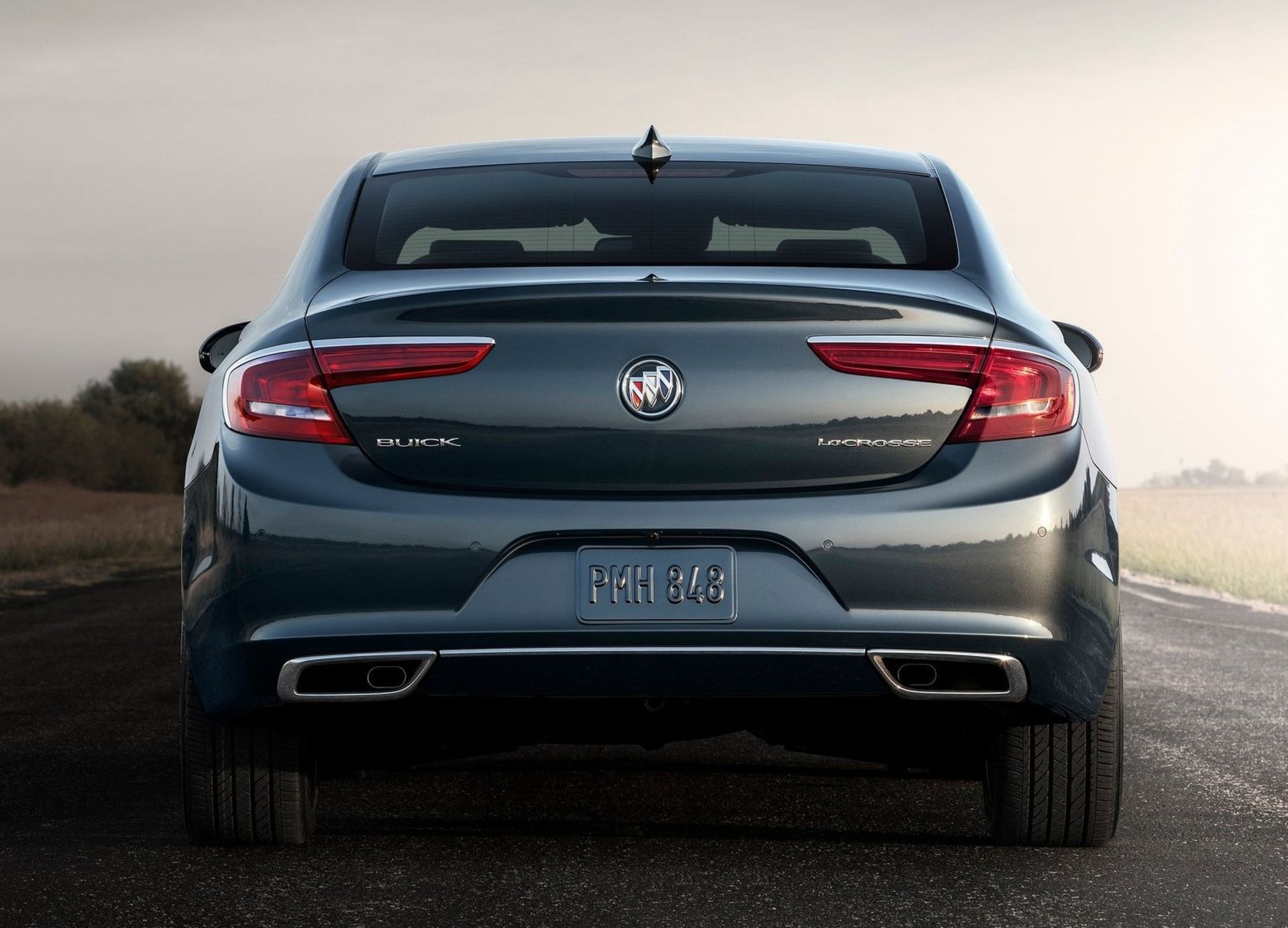 بیوک لاکراس Buick LaCrosse Avenir