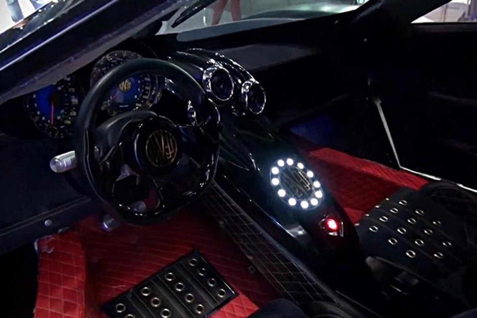 دویل 16 / Devel Sixteen