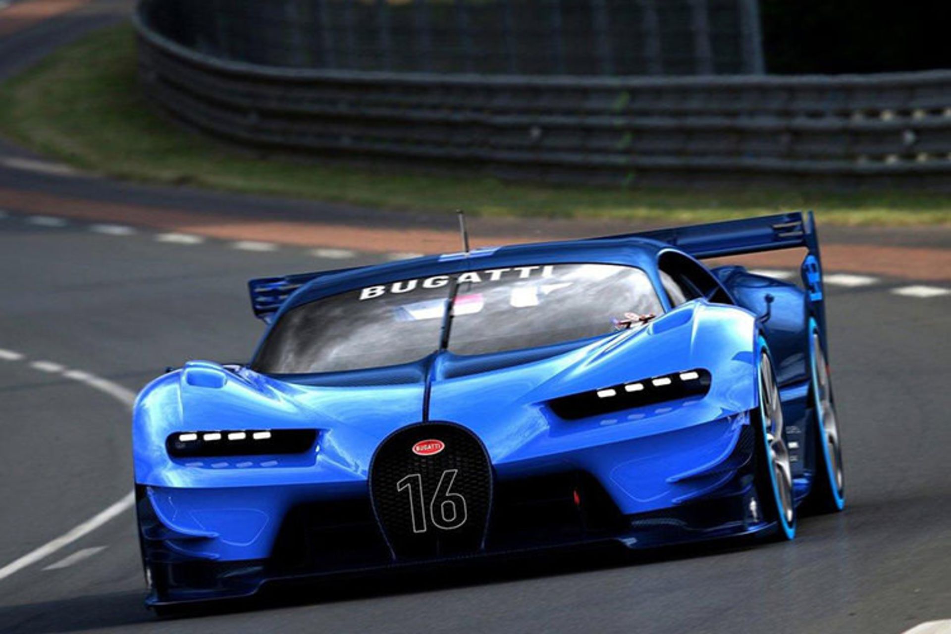 اولین بوگاتی شیرون، در آمریکا تحویل داده شد