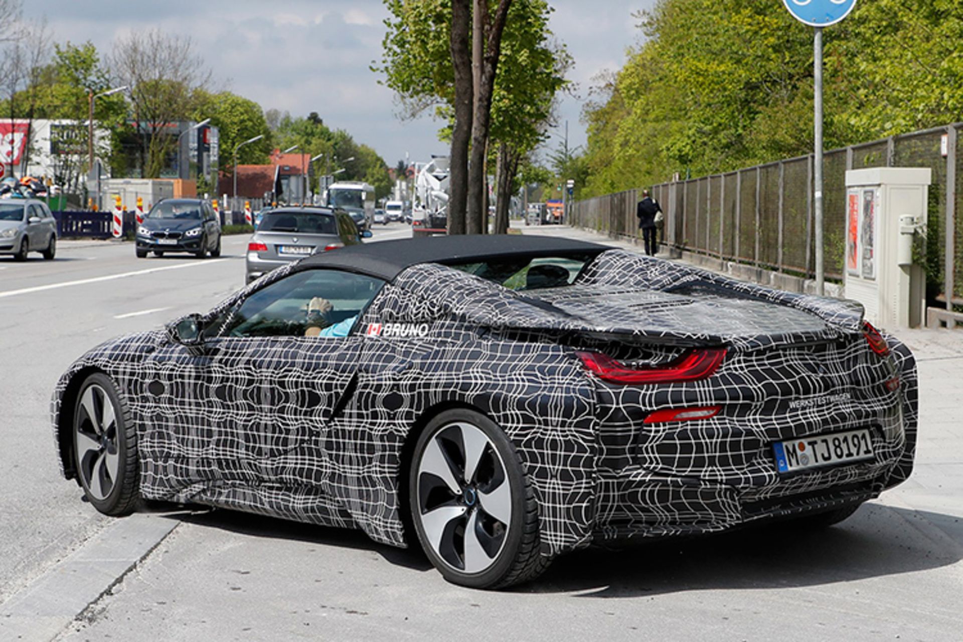 BMW i8