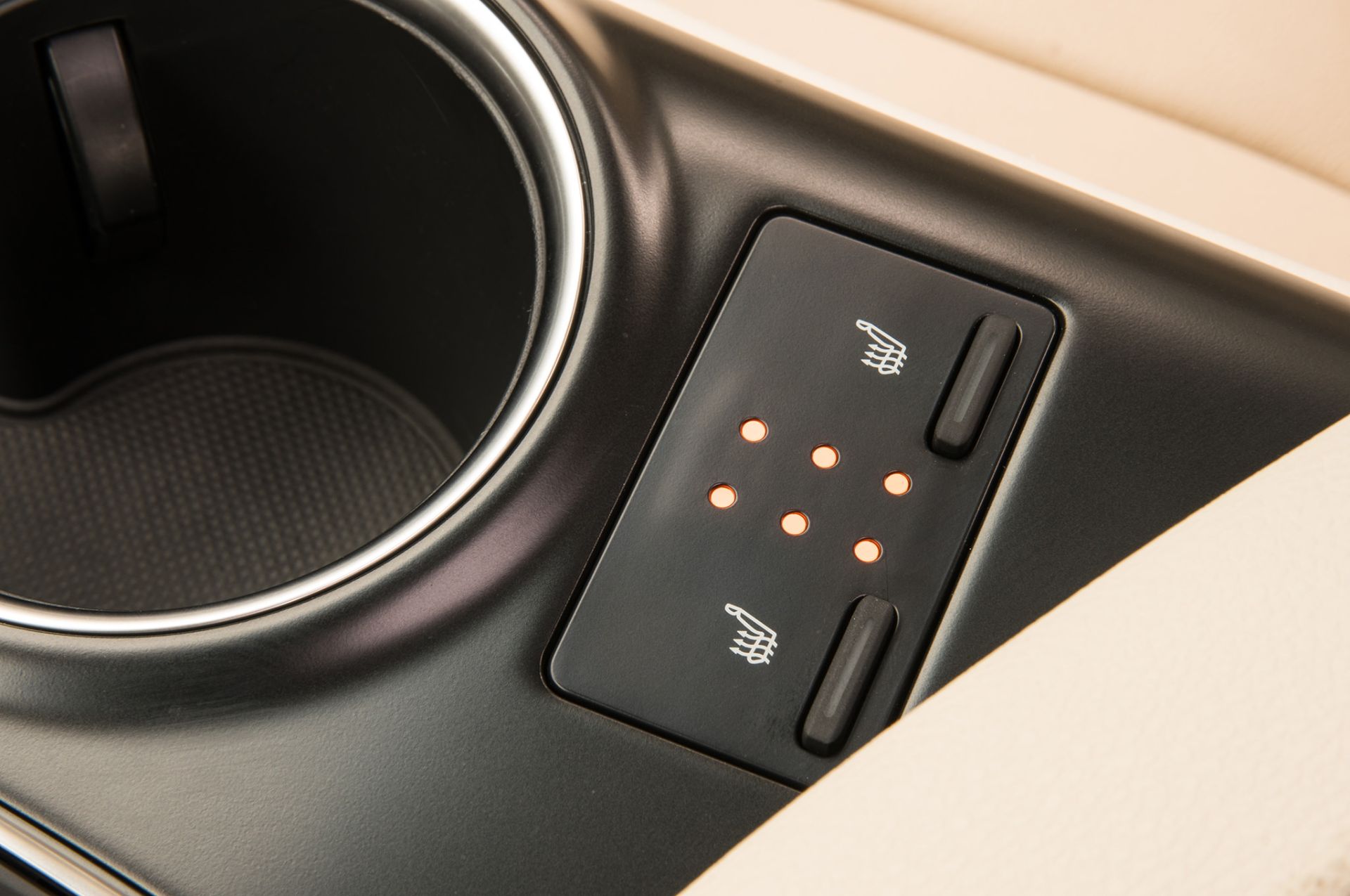 تویوتا کمری هیبرید ۲۰۱۸