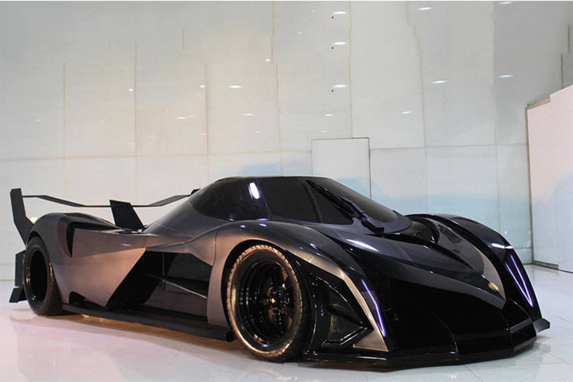 دویل 16 / Devel Sixteen