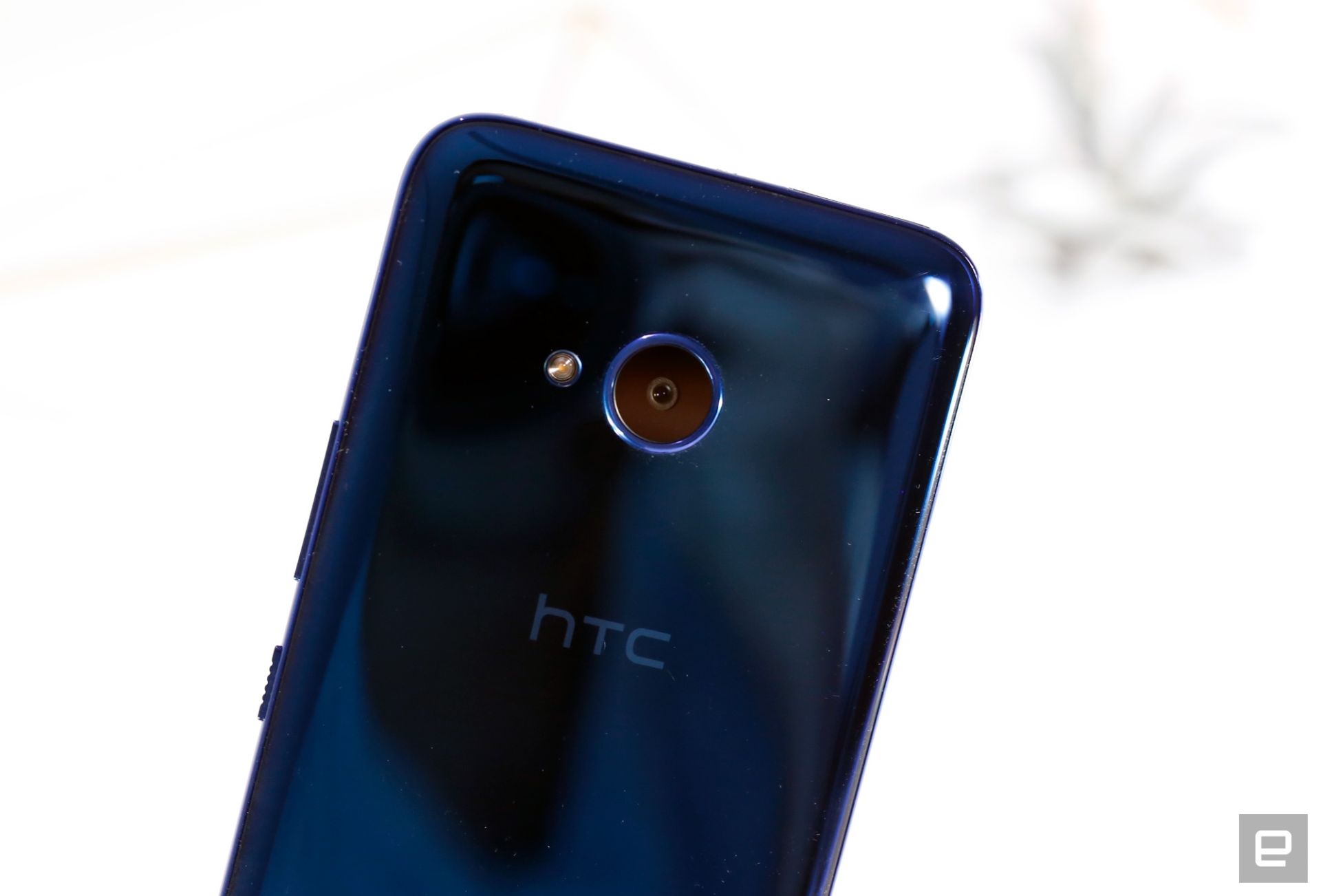 اچ تی سی یو 11 لایف / HTC U11 Life