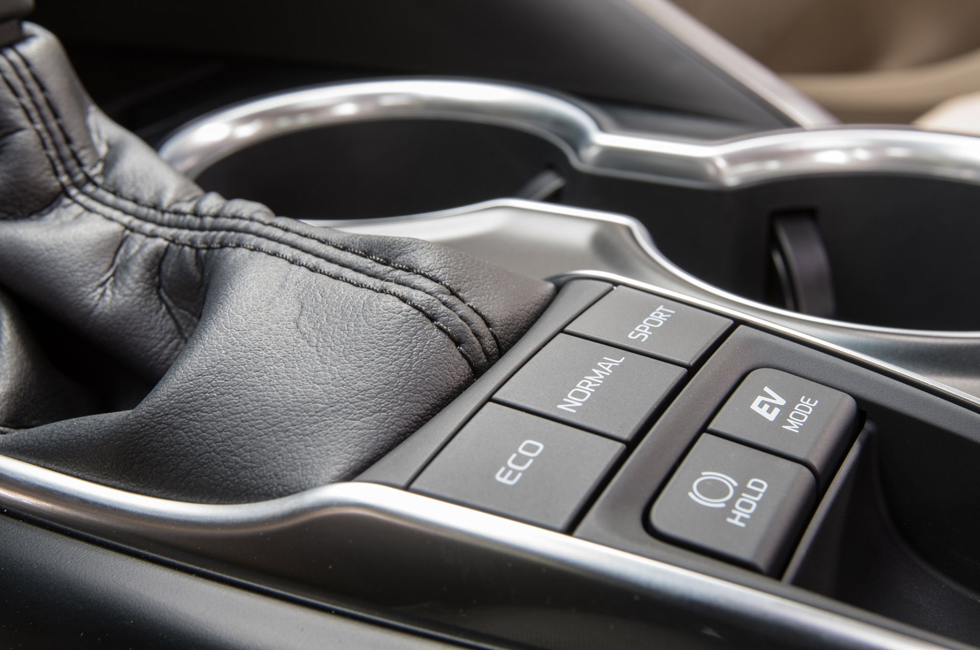 تویوتا کمری هیبرید ۲۰۱۸