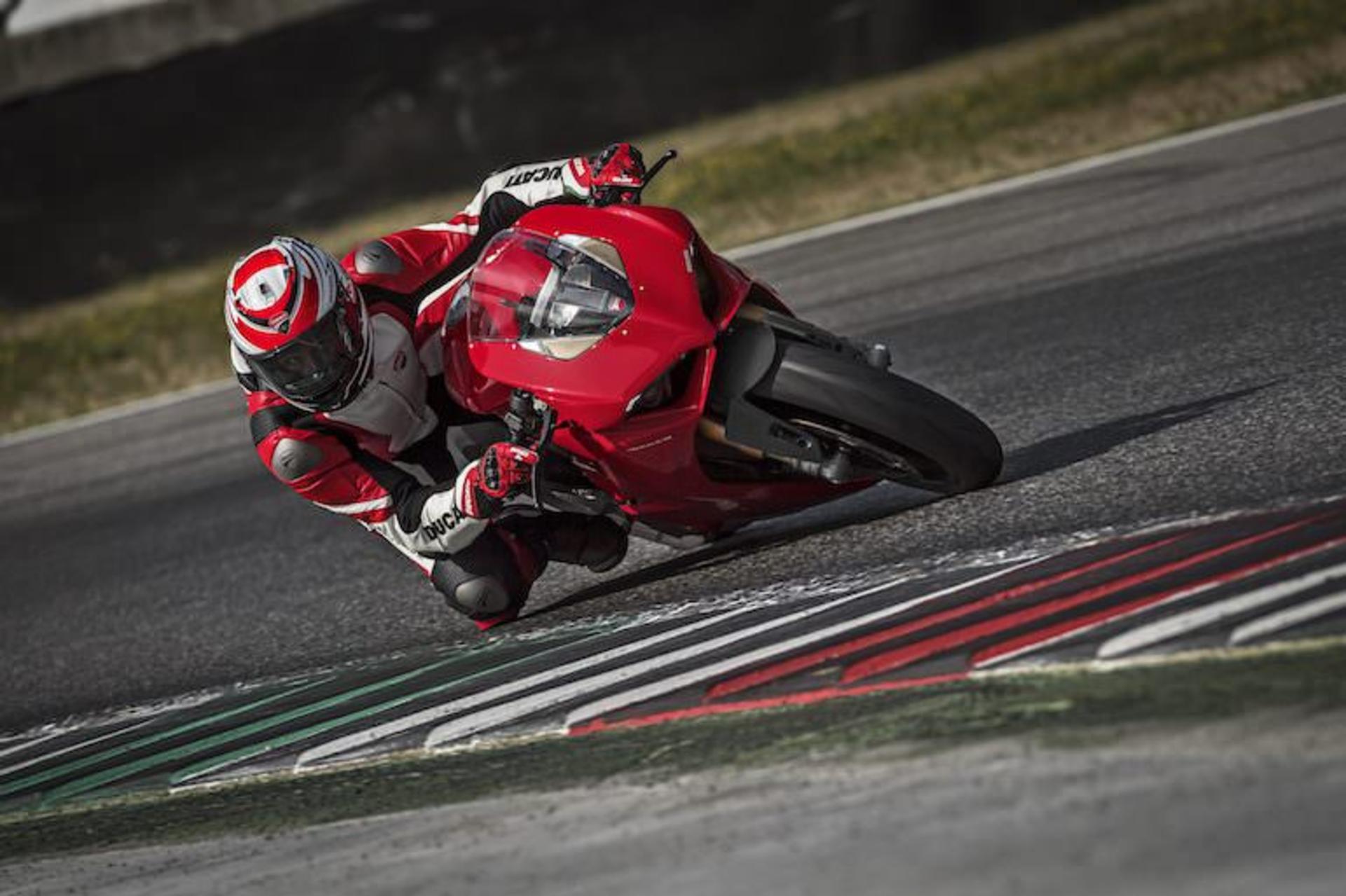 دوکاتی پانیگاله / Ducati Panigale V4