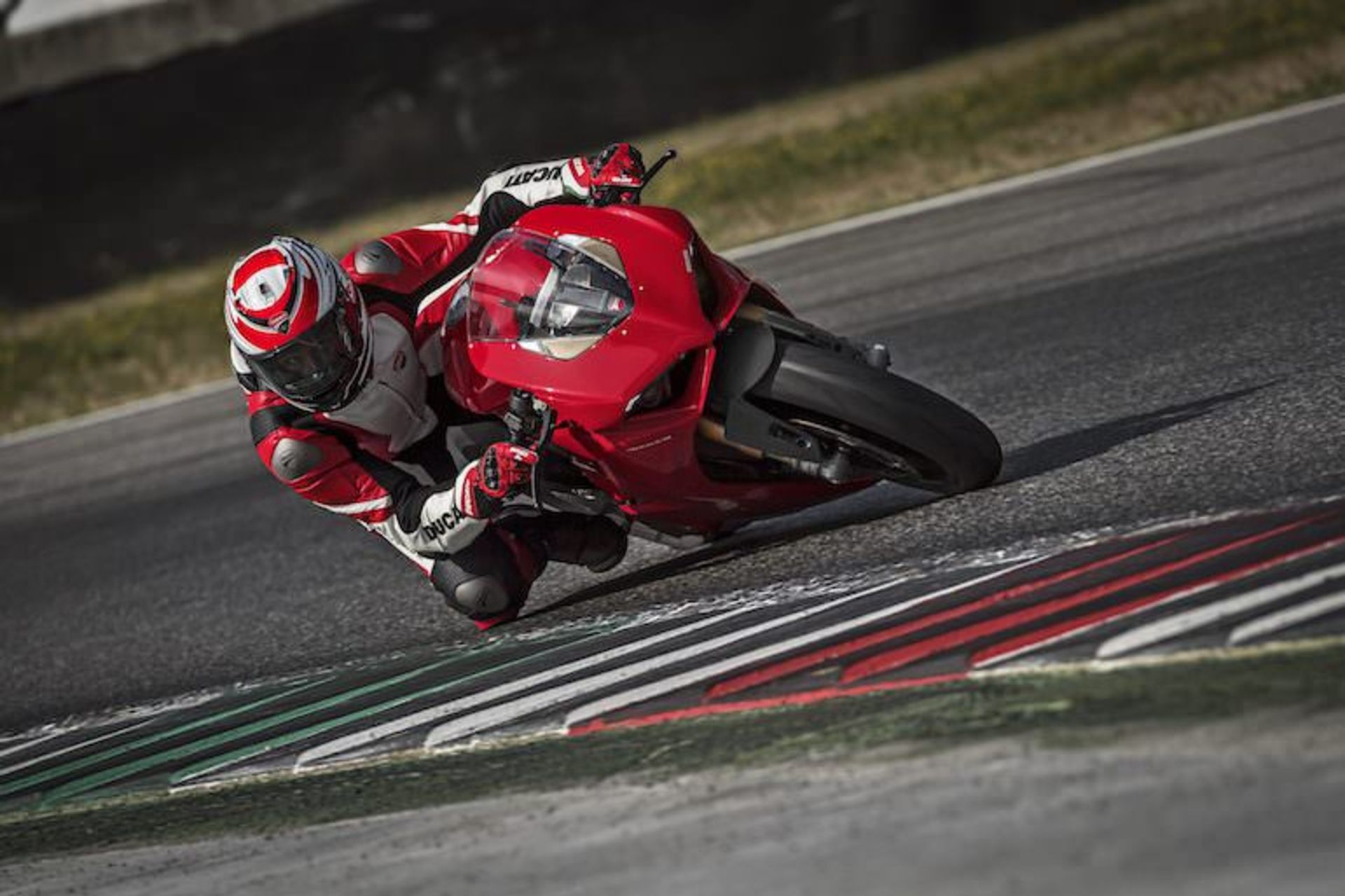 دوکاتی پانیگاله / Ducati Panigale V4