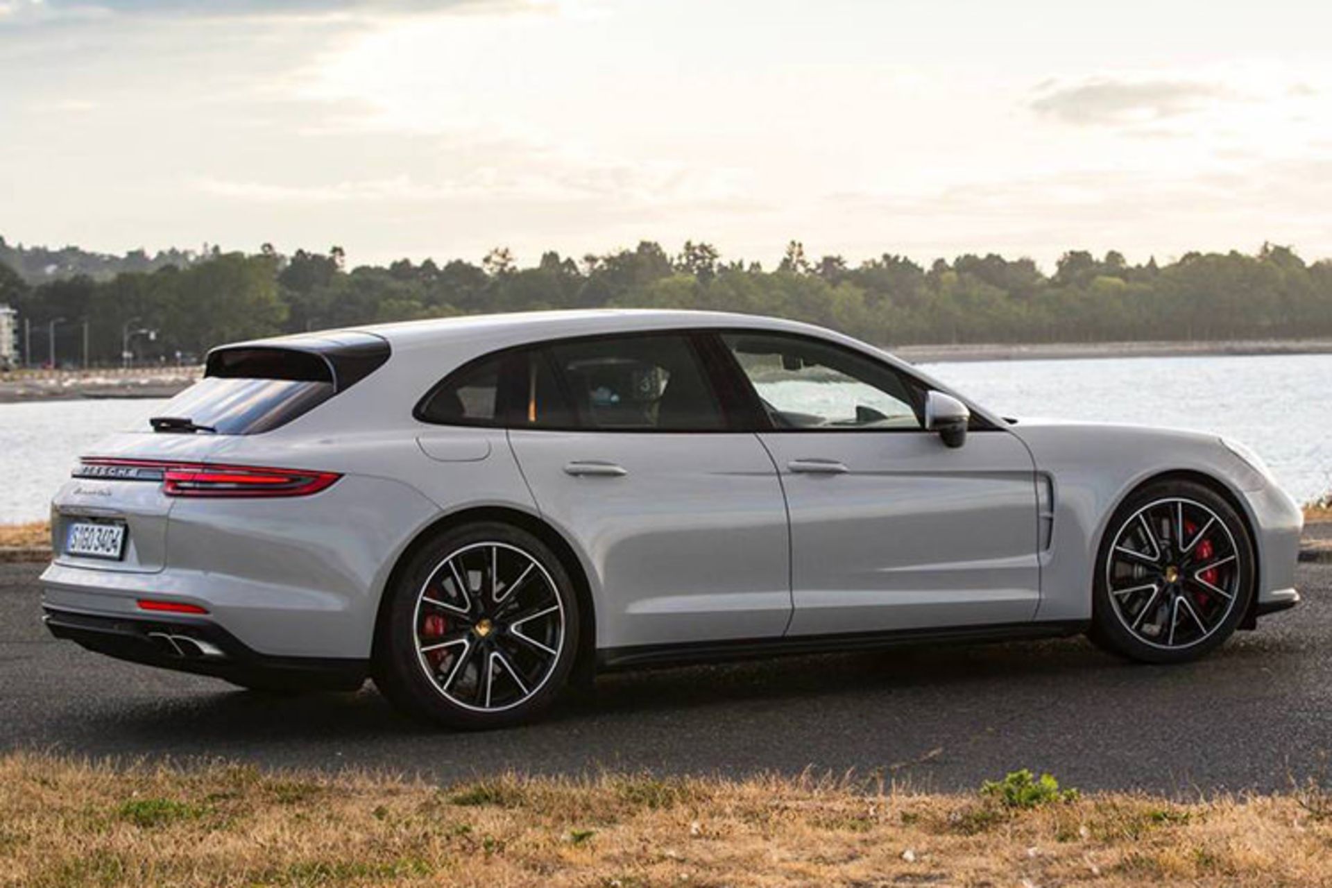 پورشه پانامرا / Porsche Panamera Turbo Sport Turismo