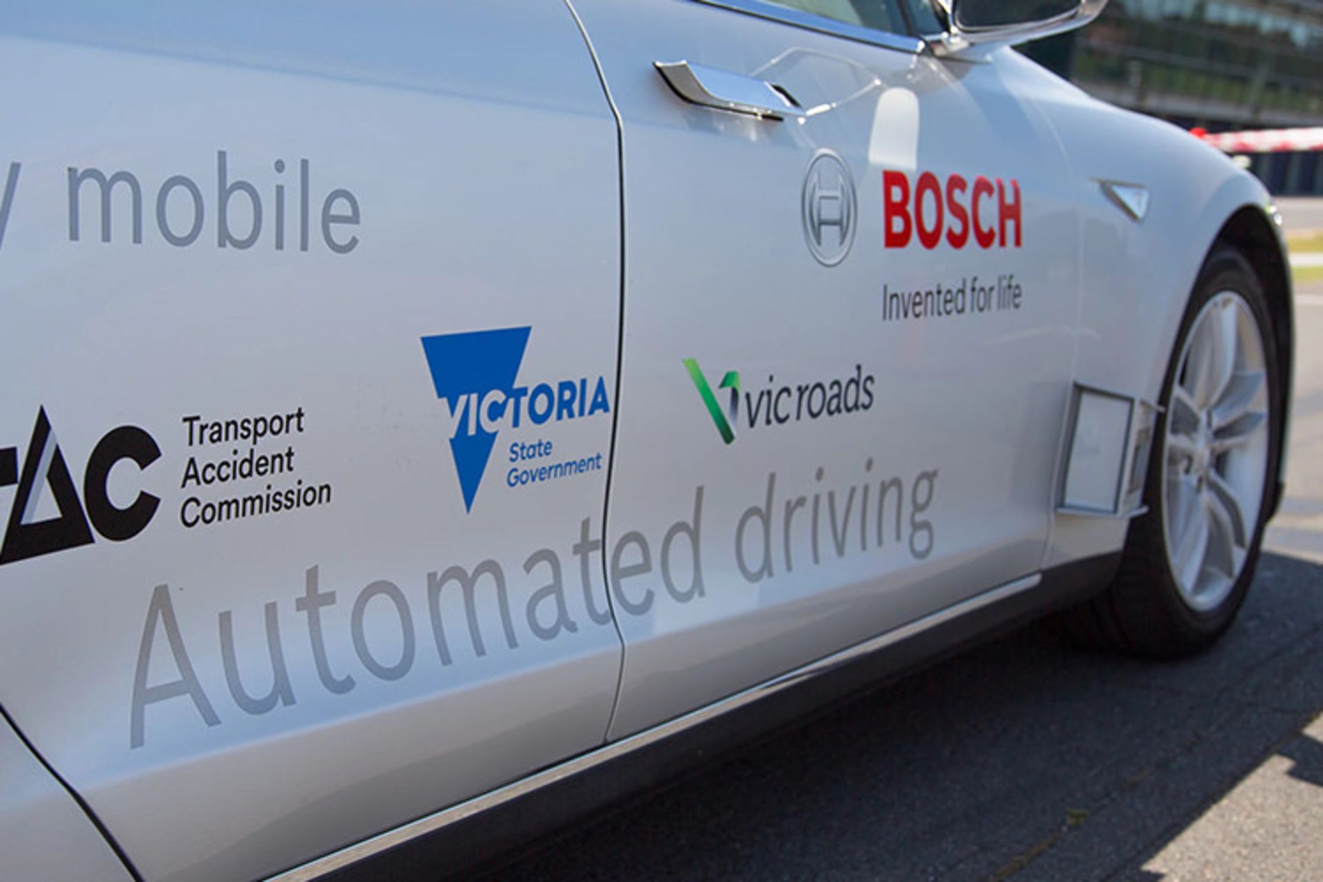 فناوری خودران تسلا / Tesla