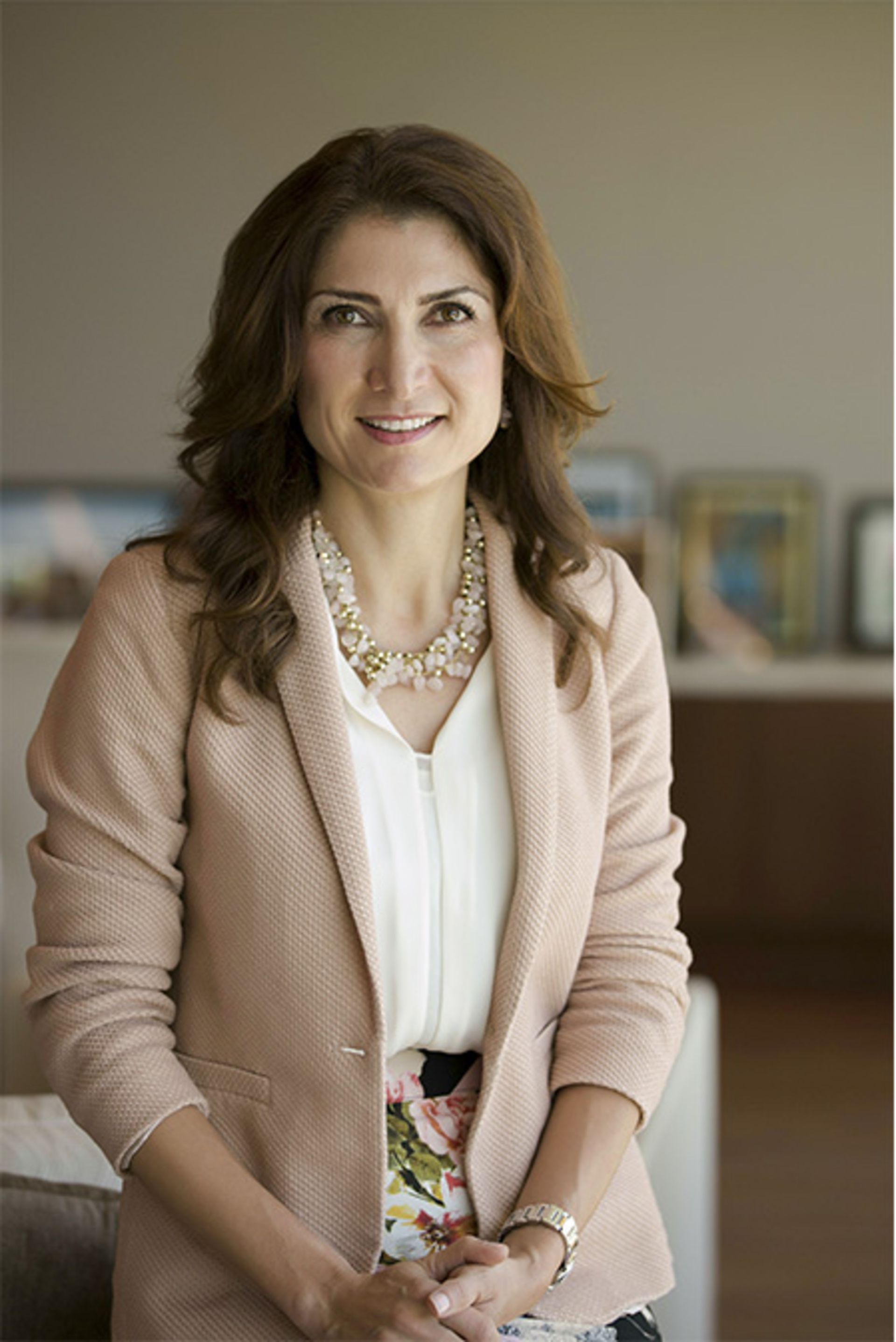 نازلی عظیمی