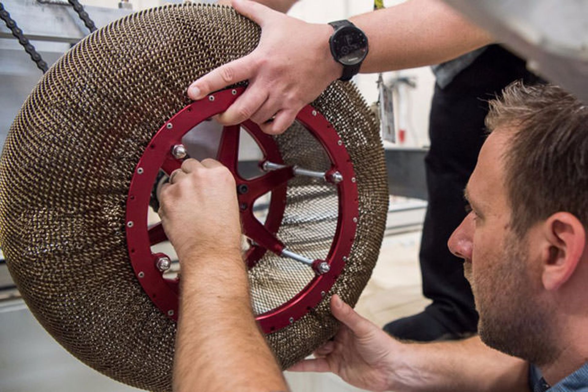 تایر حافظه مش ناسا/nasa mesh memory tire