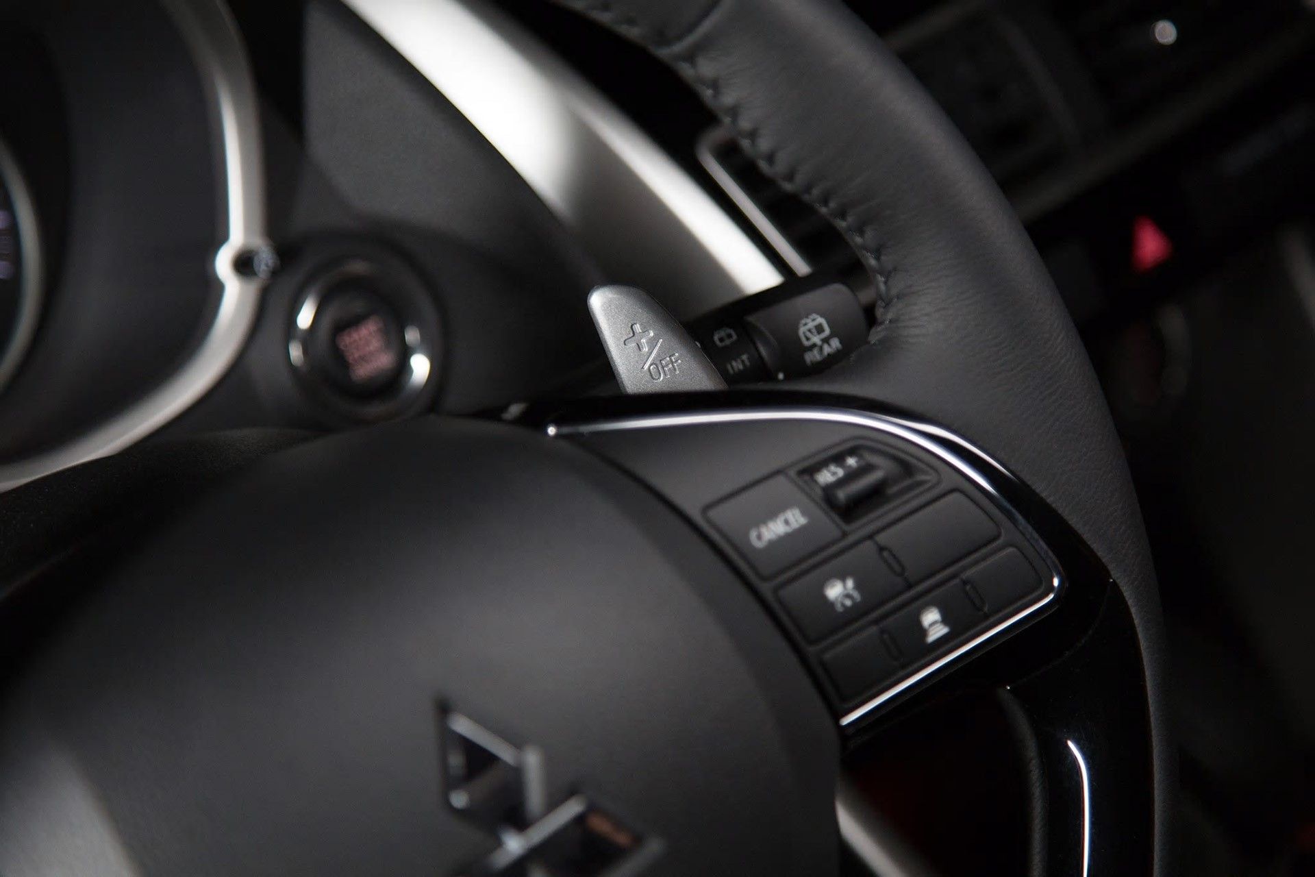 میتسوبیشی اکلیپس کراس 2018