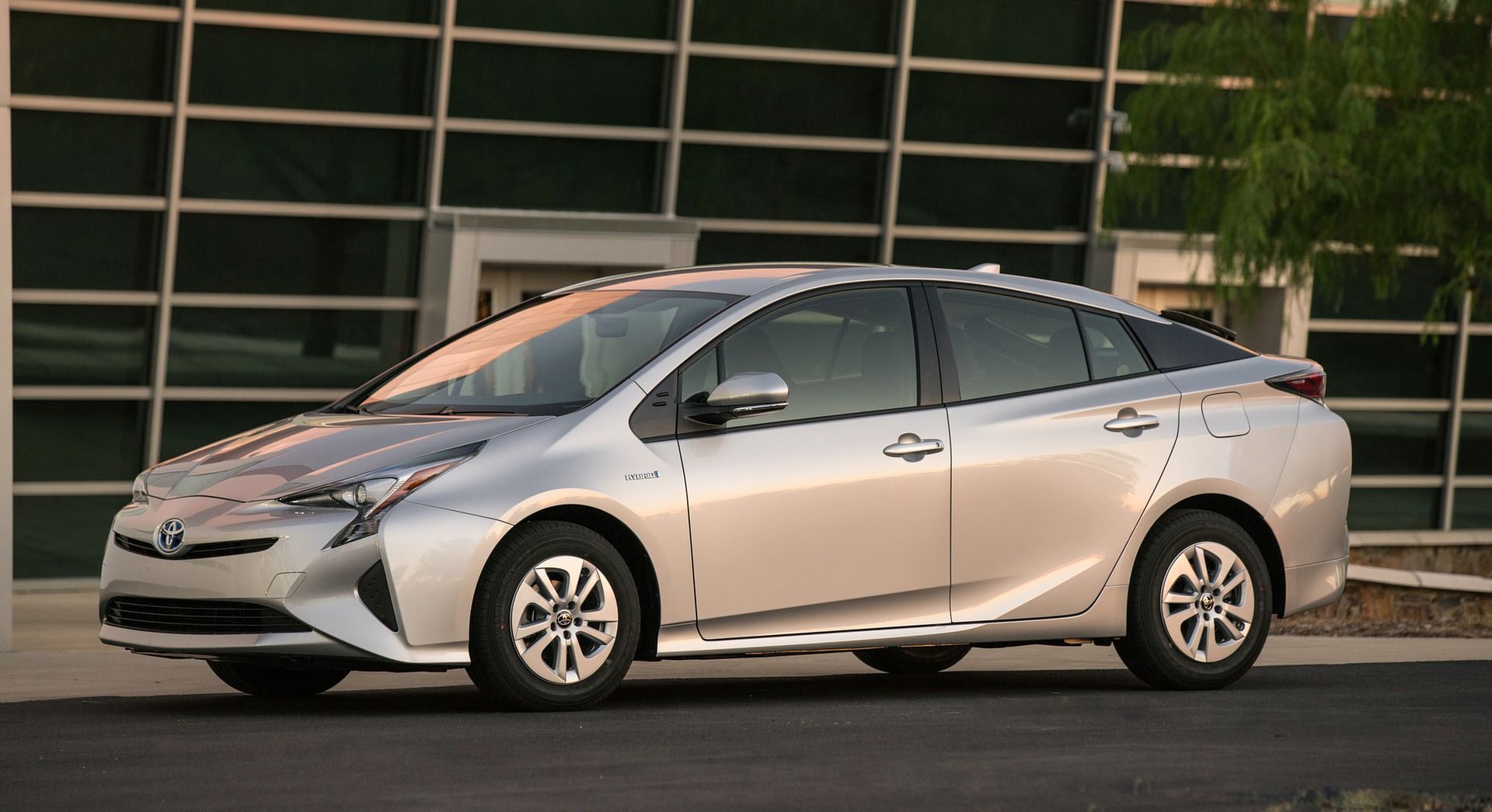 تویوتا پریوس 2017