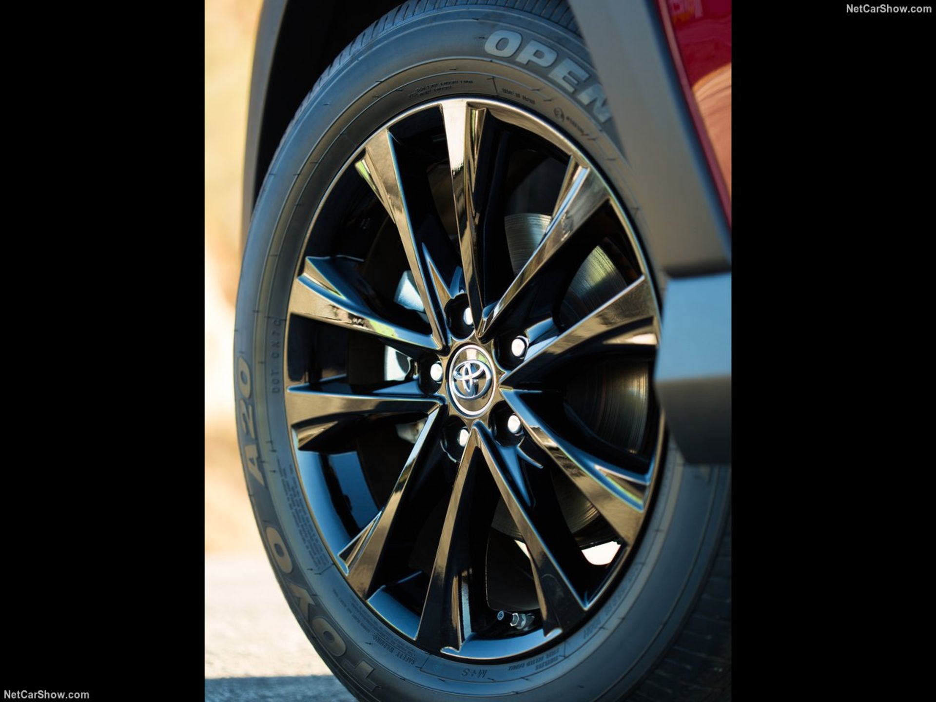 تویوتا راو4