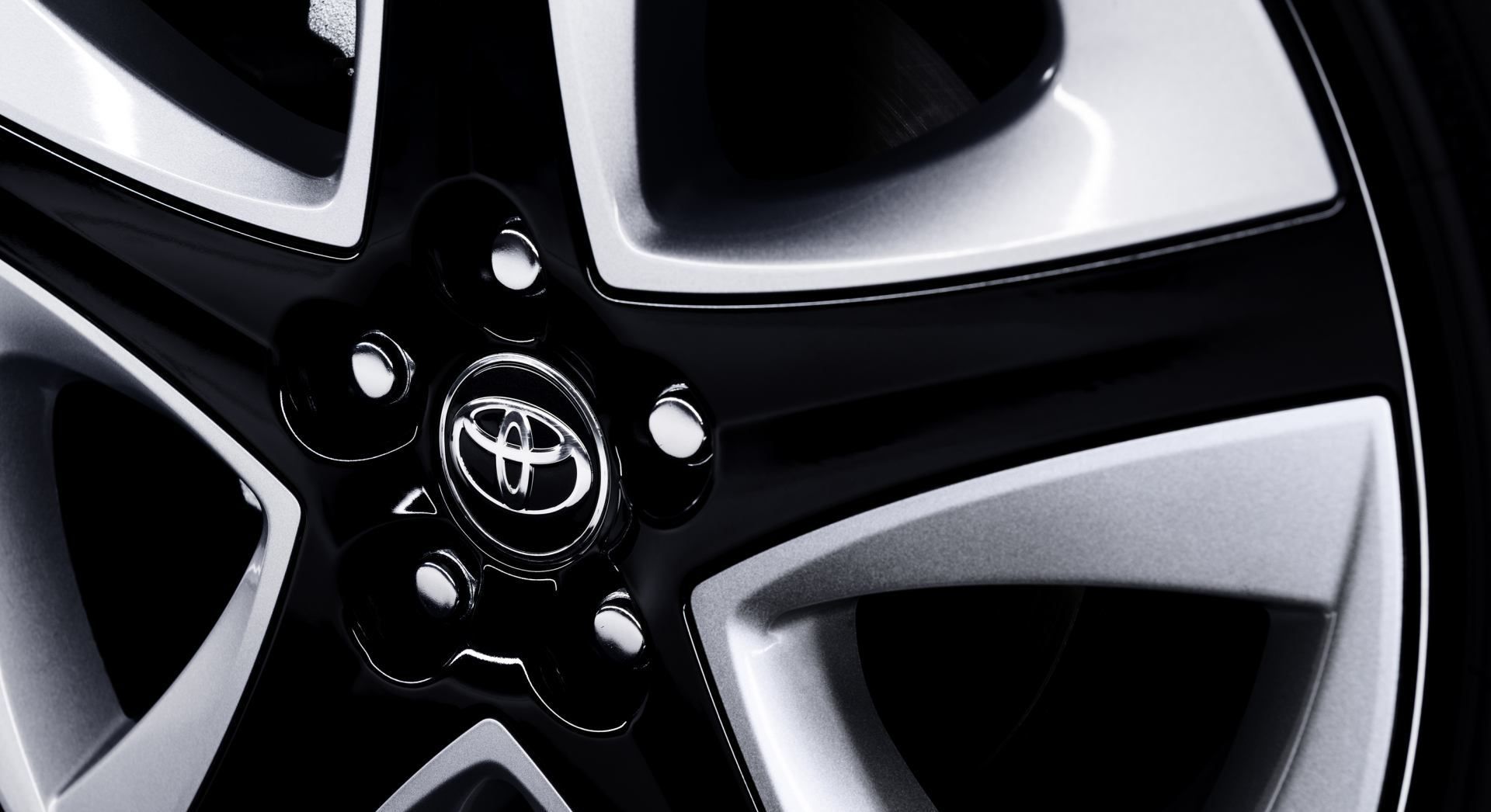 تویوتا پریوس 2017