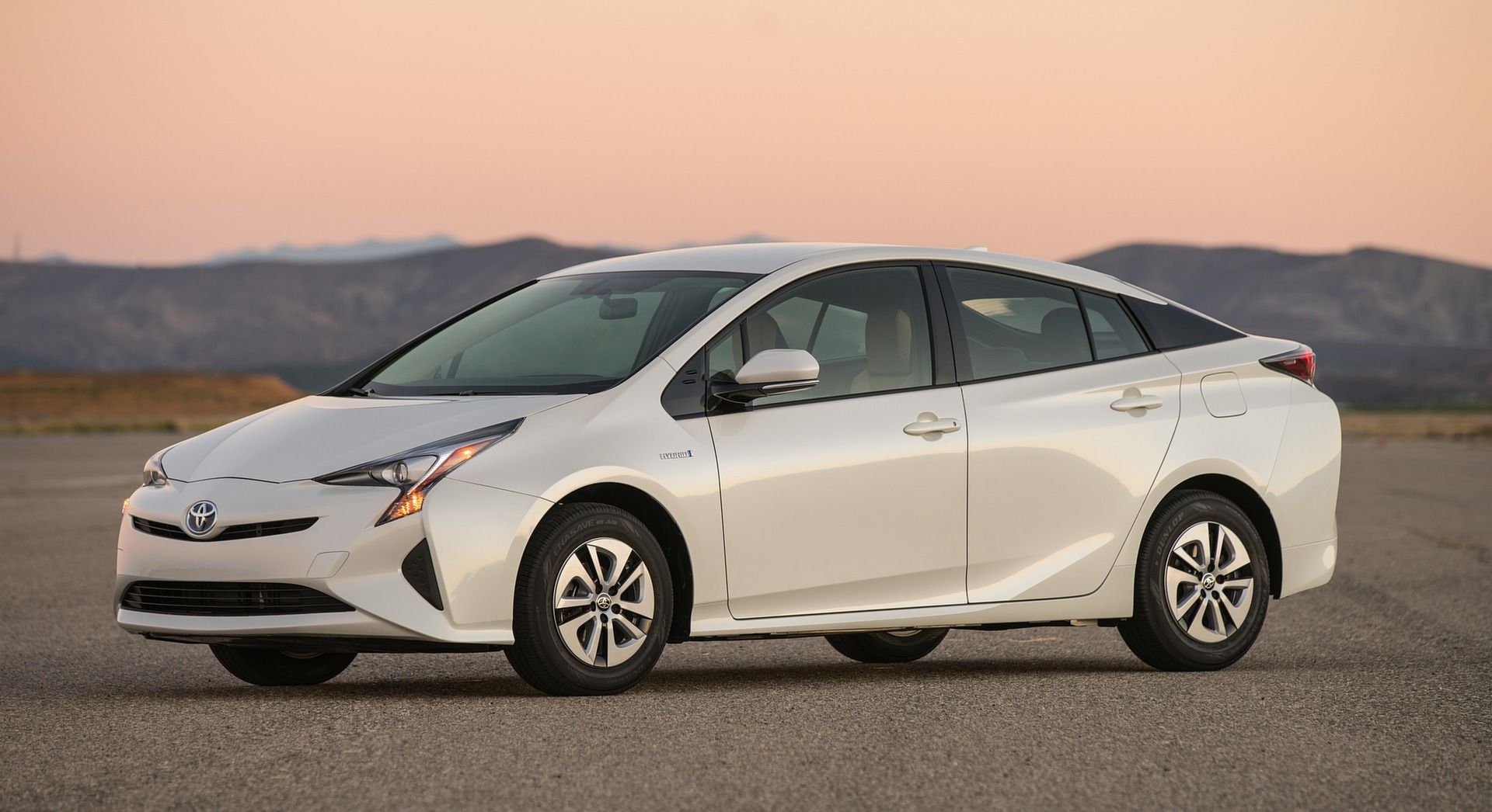 تویوتا پریوس 2017