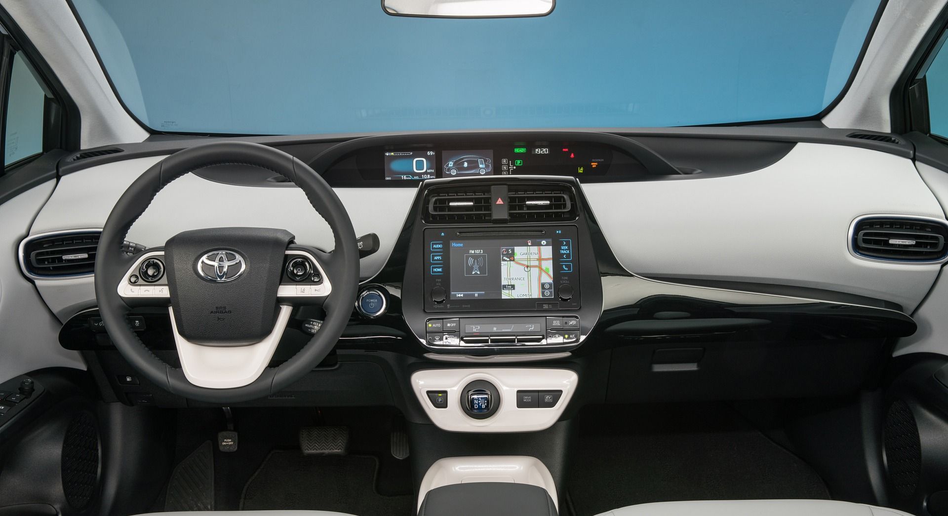 تویوتا پریوس 2017