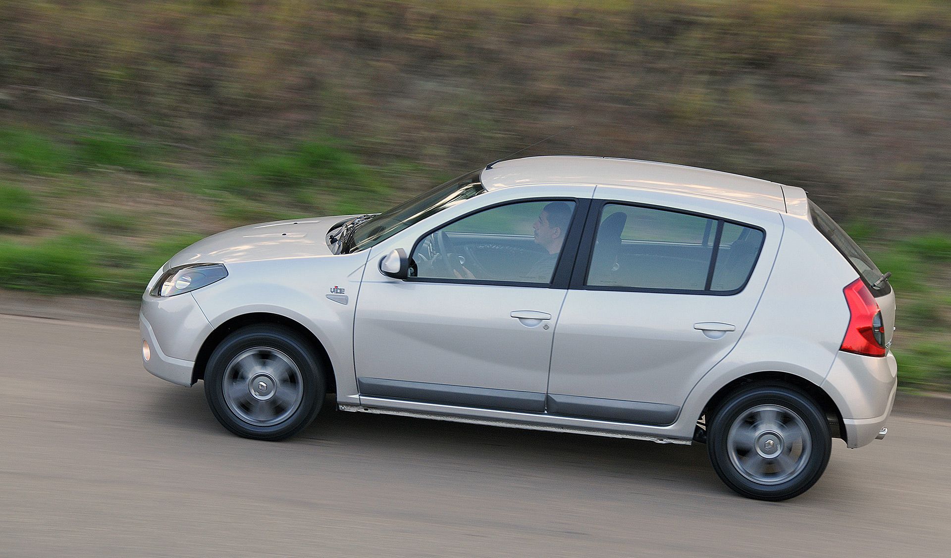 رنو ساندرو / renault sandro