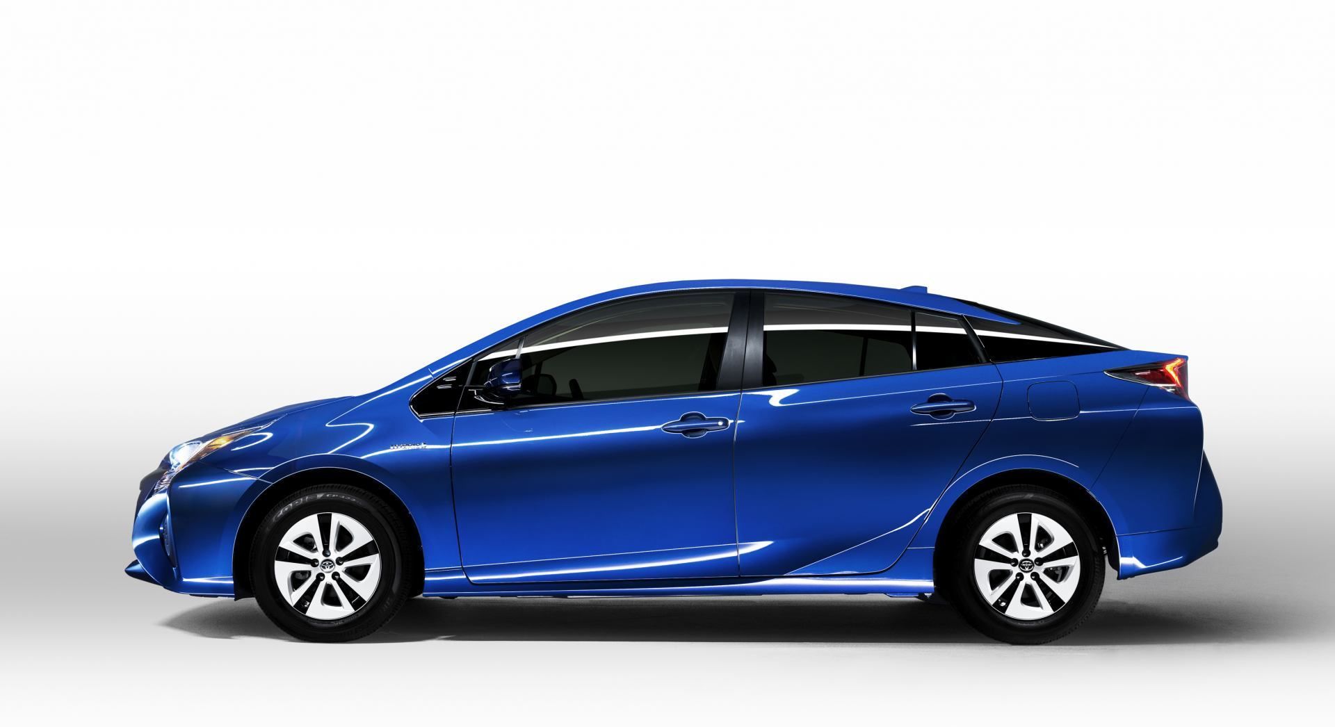 تویوتا پریوس 2017