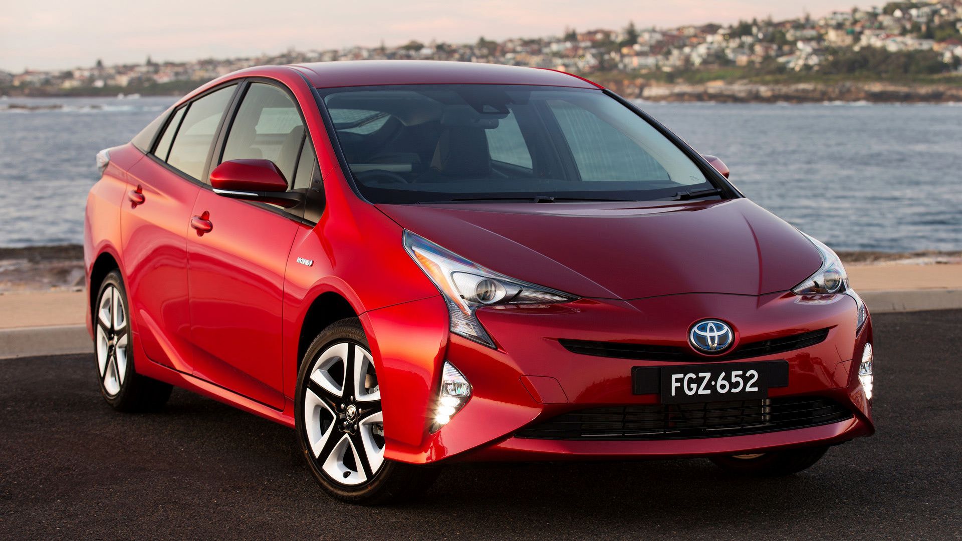 تویوتا پریوس 2017 / toyota prius 2017