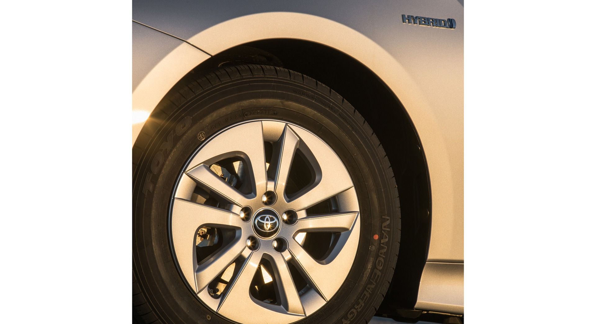 تویوتا پریوس 2017