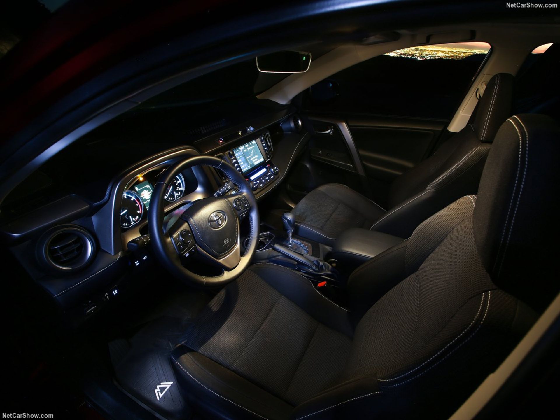 تویوتا راو4