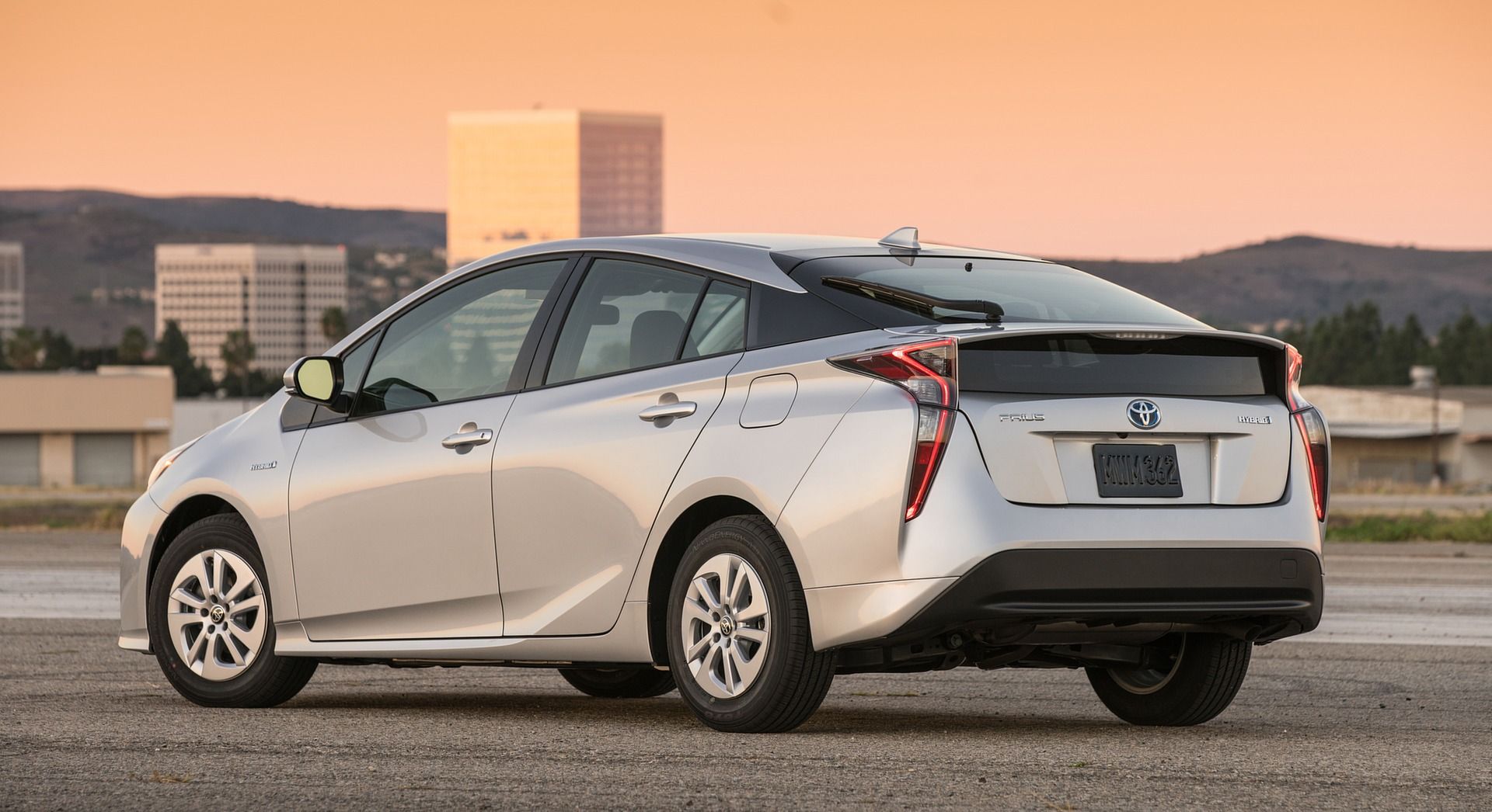 تویوتا پریوس 2017