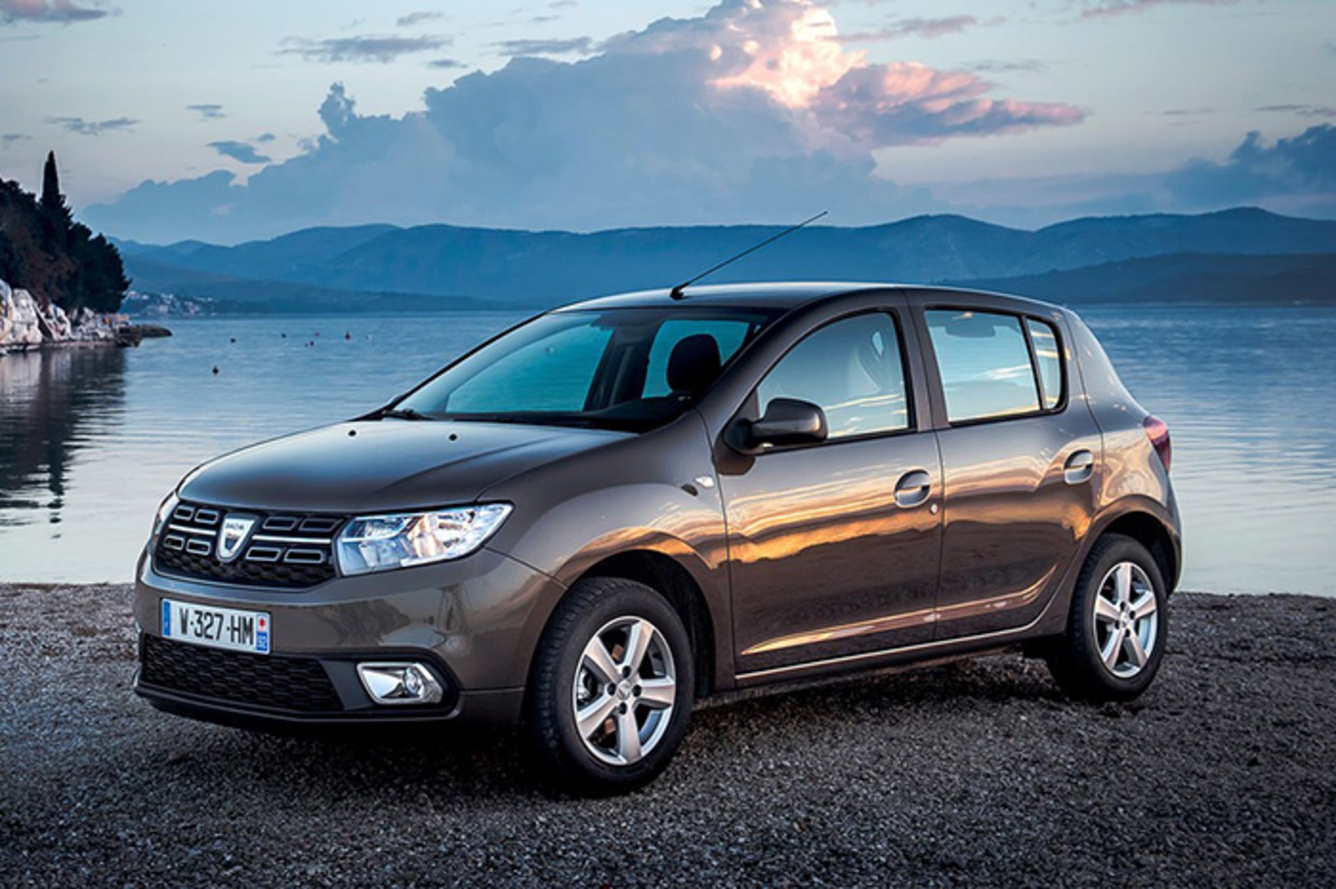 dacia sandero   new symbol 