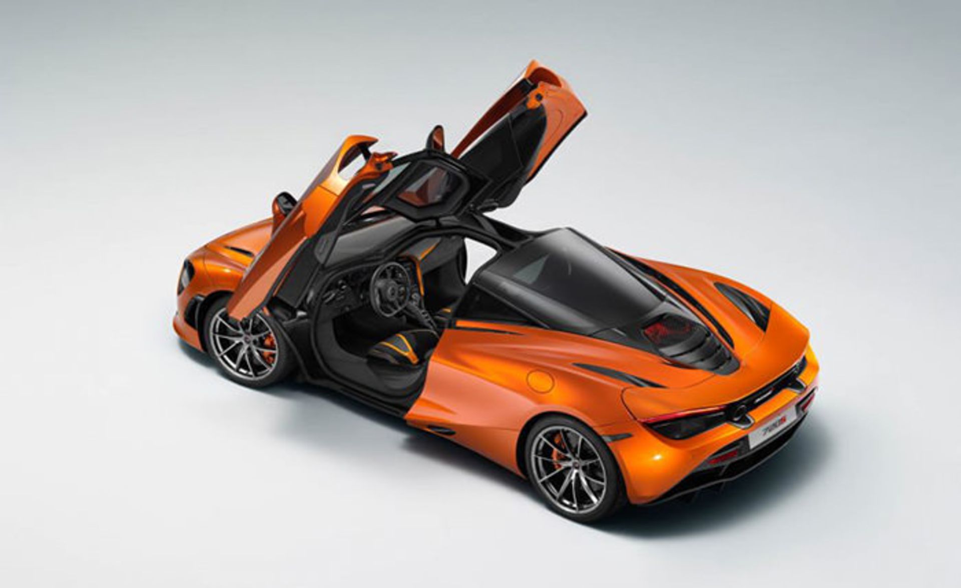 مک لارن 720S / MCLAREN 720S