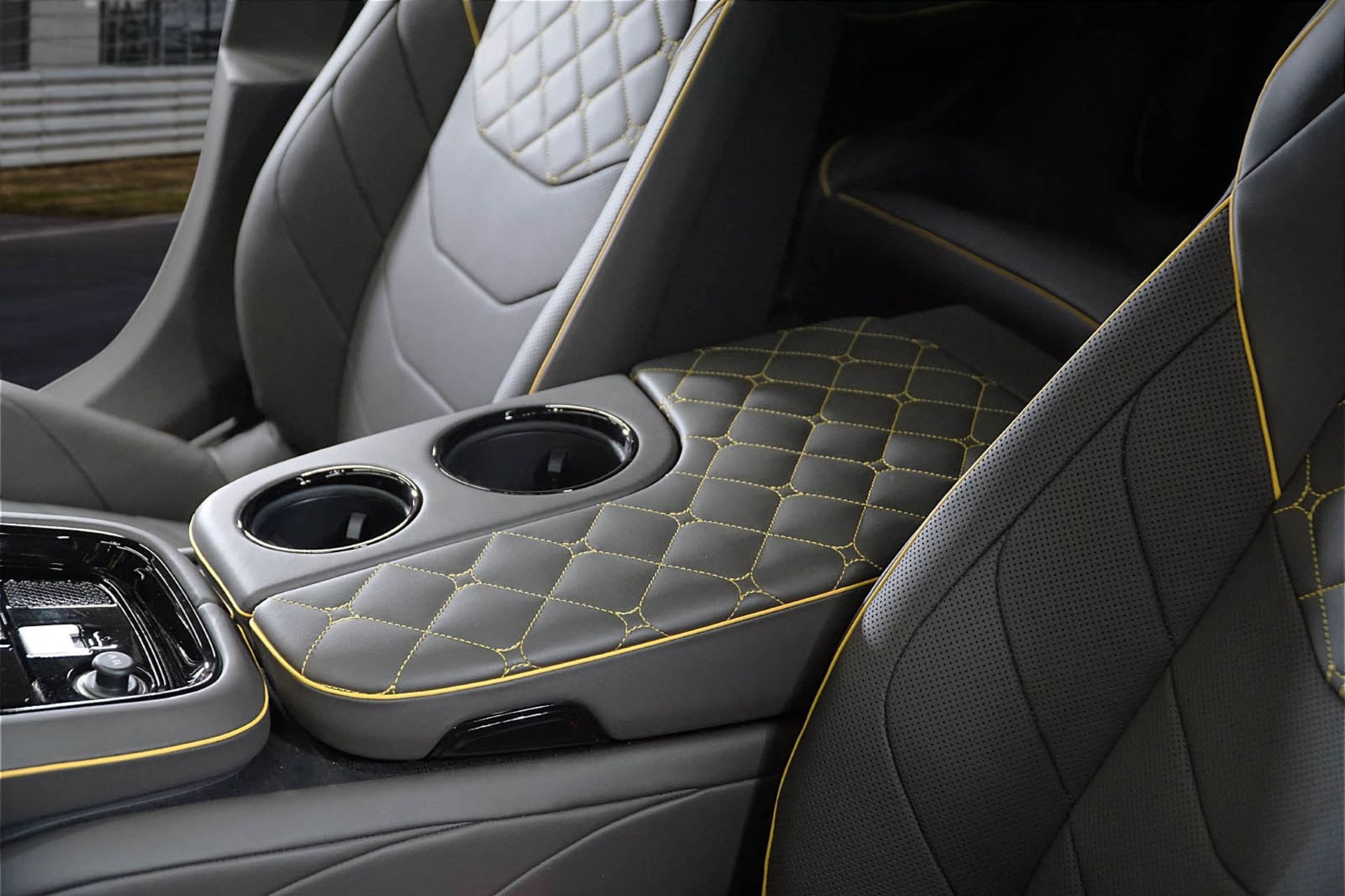 پورشه پانامرا منصوری