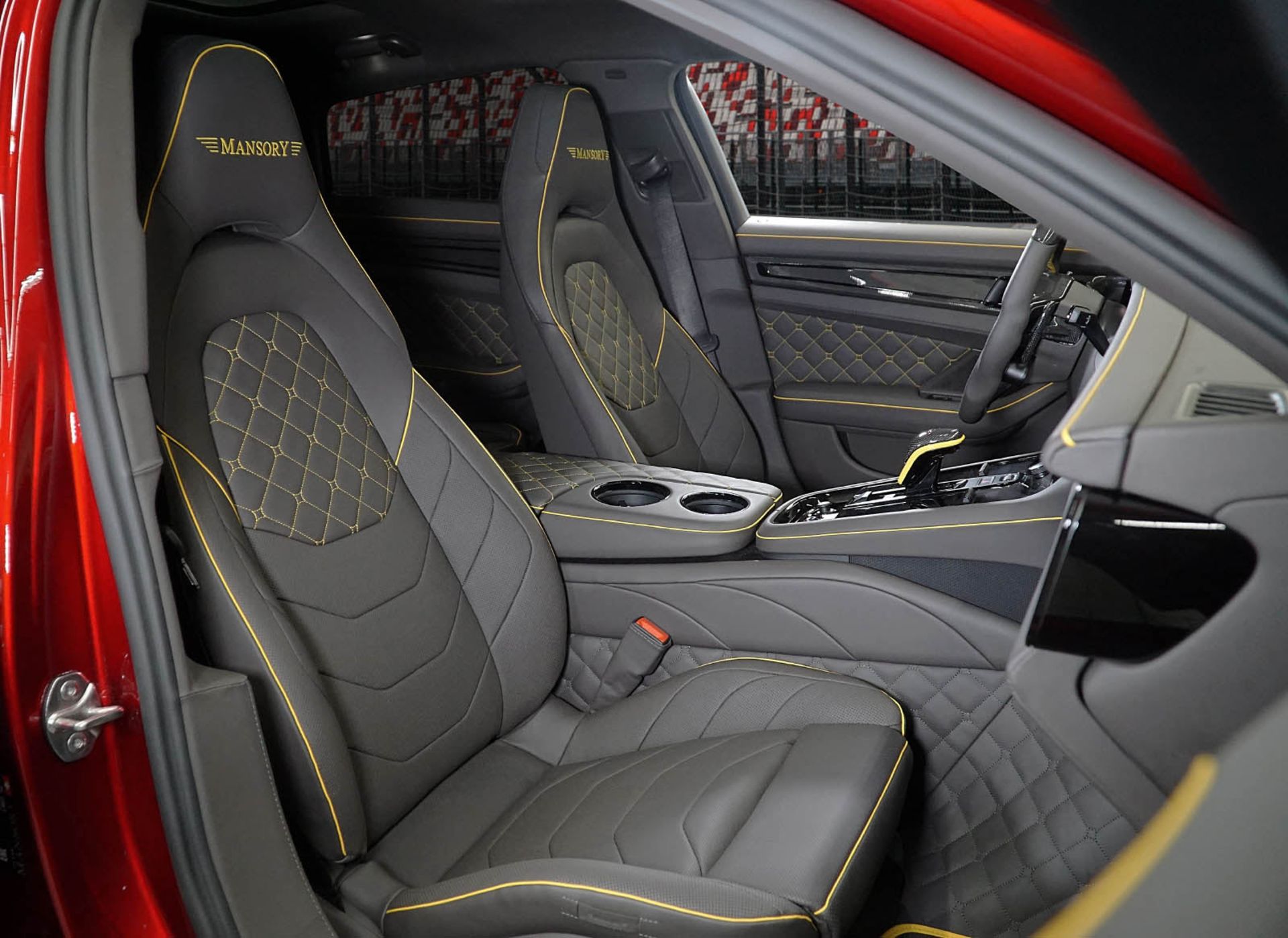 پورشه پانامرا منصوری