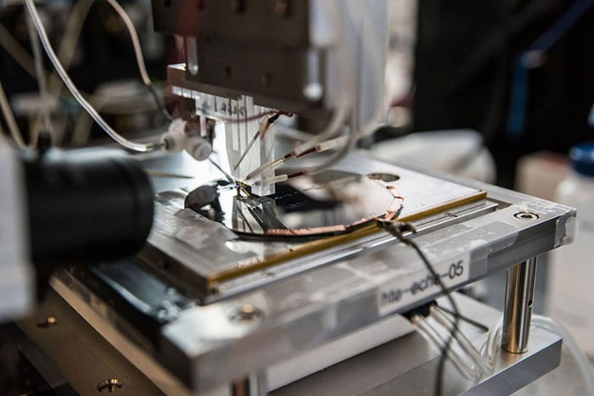 شناسایی کاتالیست های جاذب نور