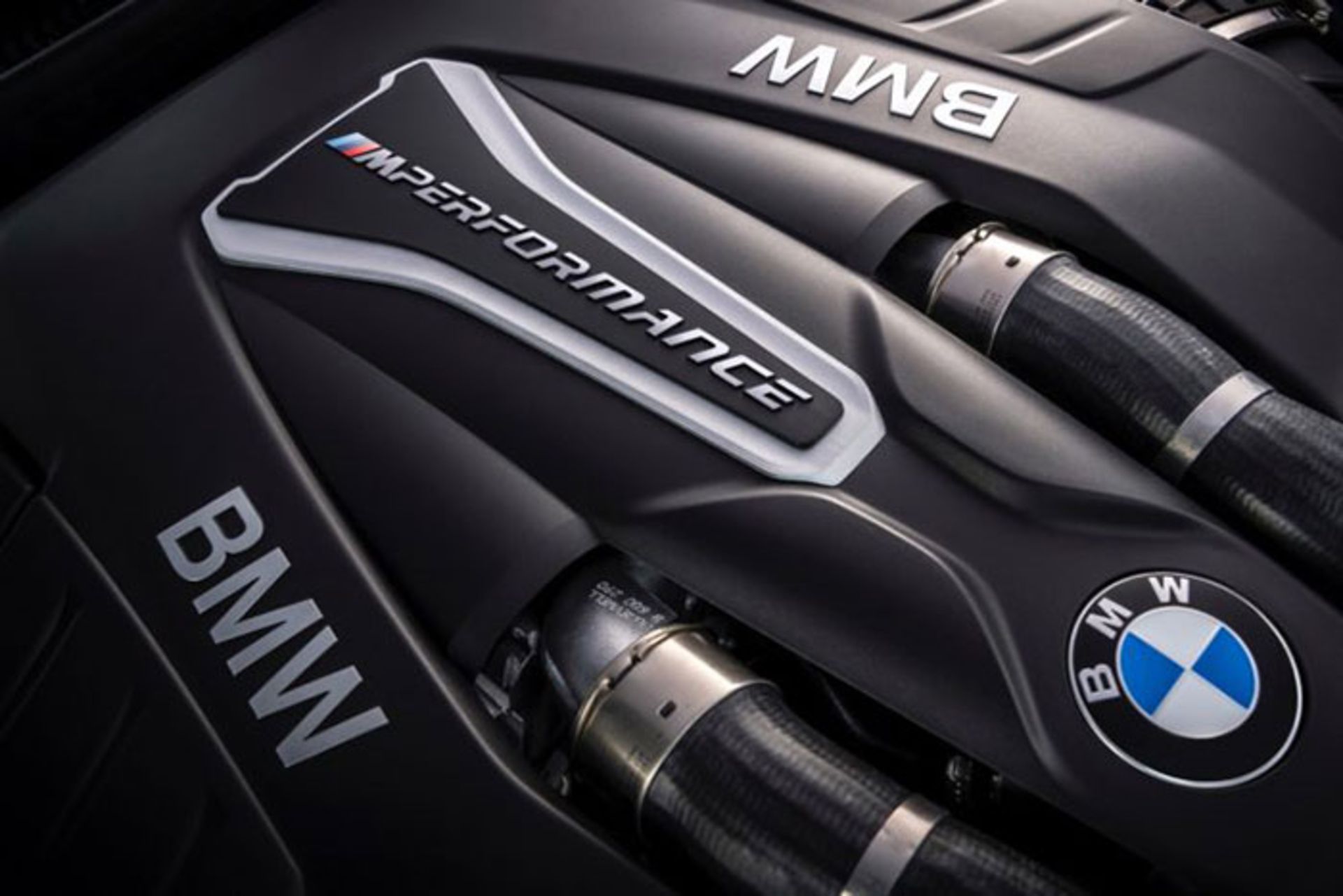 موتور بی ام و M550i