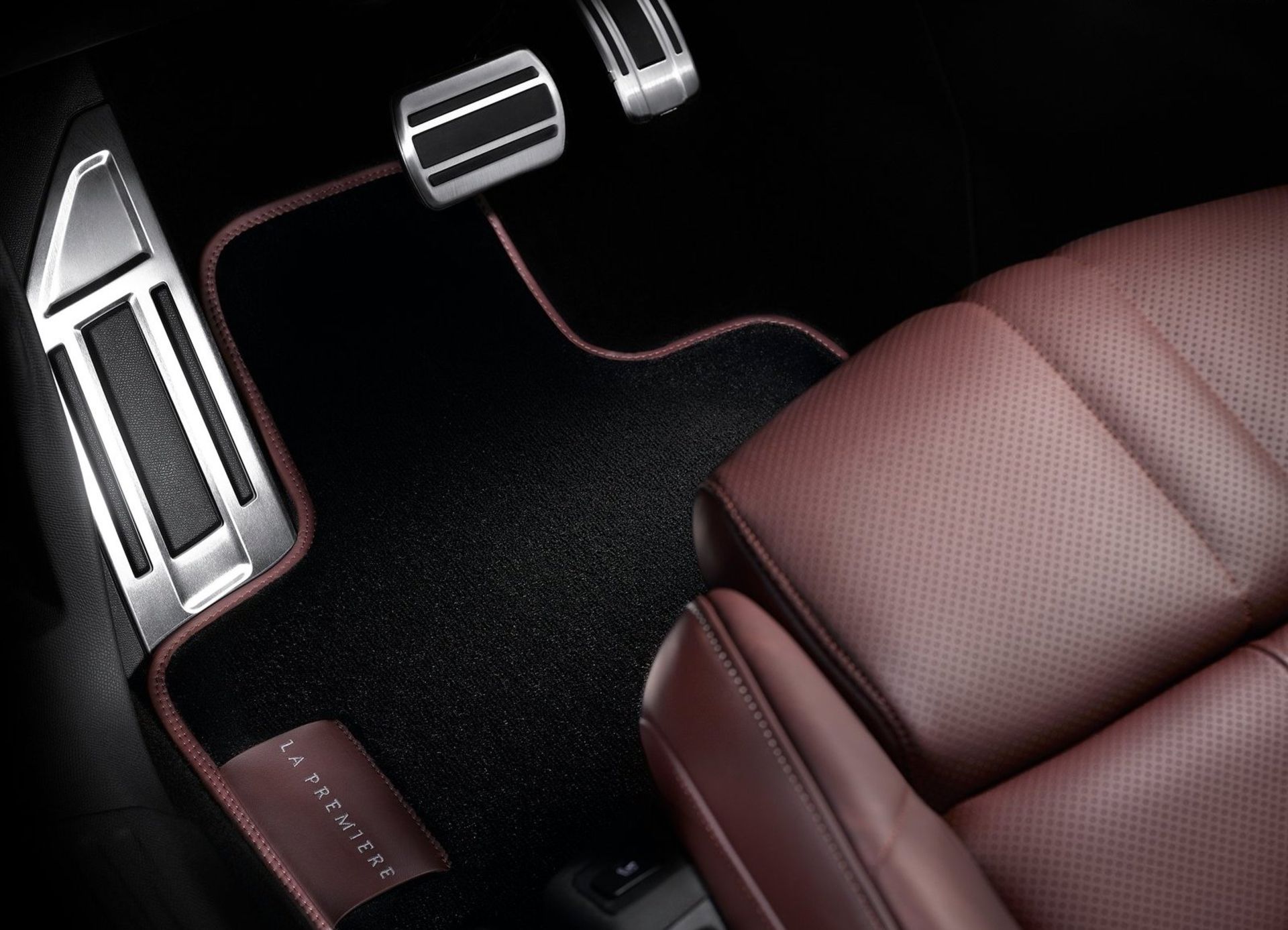 شاسی بلند DS7 کراس‌بک  DS7 Crossback 2018