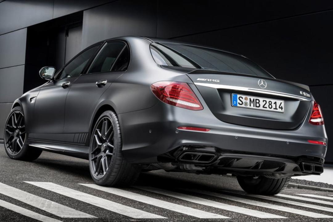 مرسدس  2017 Mercedes Benz AMG E63 S 