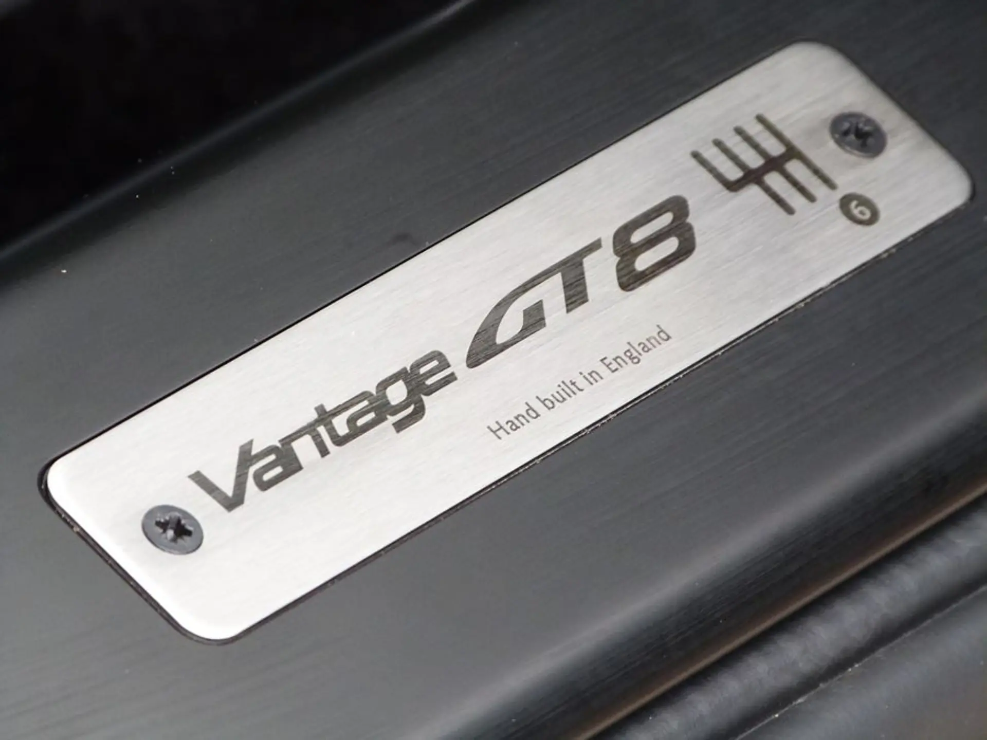 آستون مارتین ونتیج V8 GT8