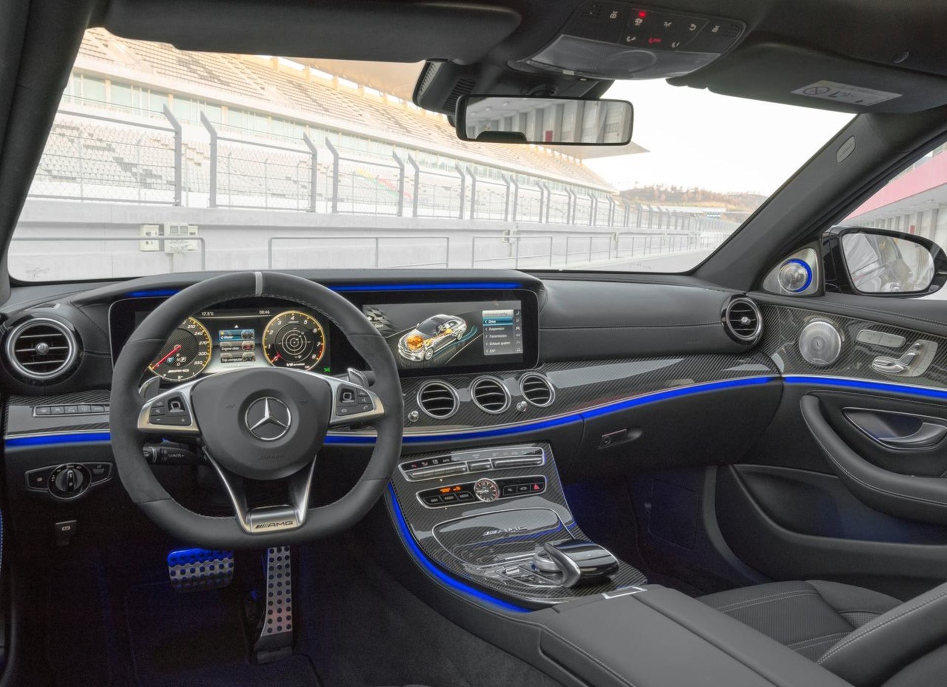 مرسدس  2017 Mercedes Benz AMG E63 S 