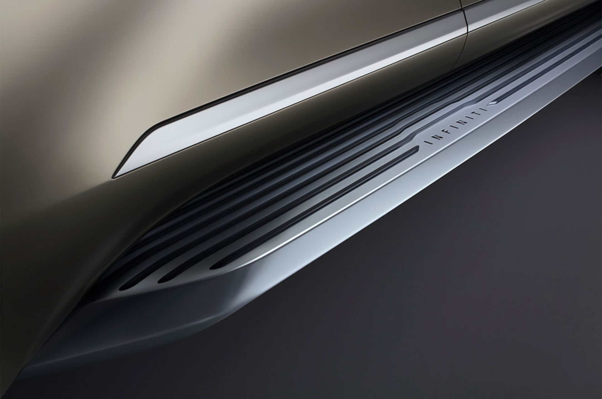 اینفینیتی QX80 مونوگراف