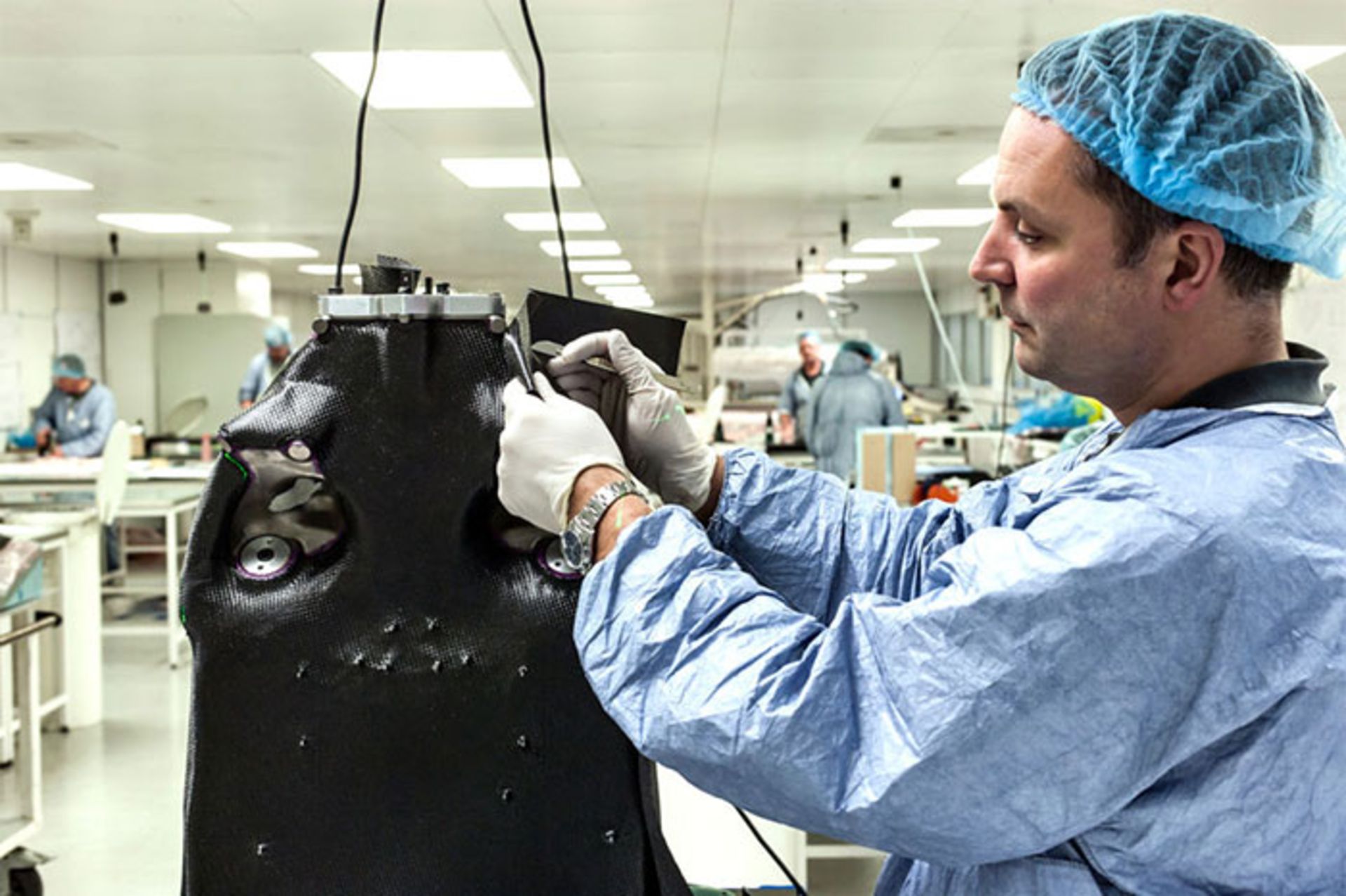 کارمندان بخش مونتاژ تیم رنو