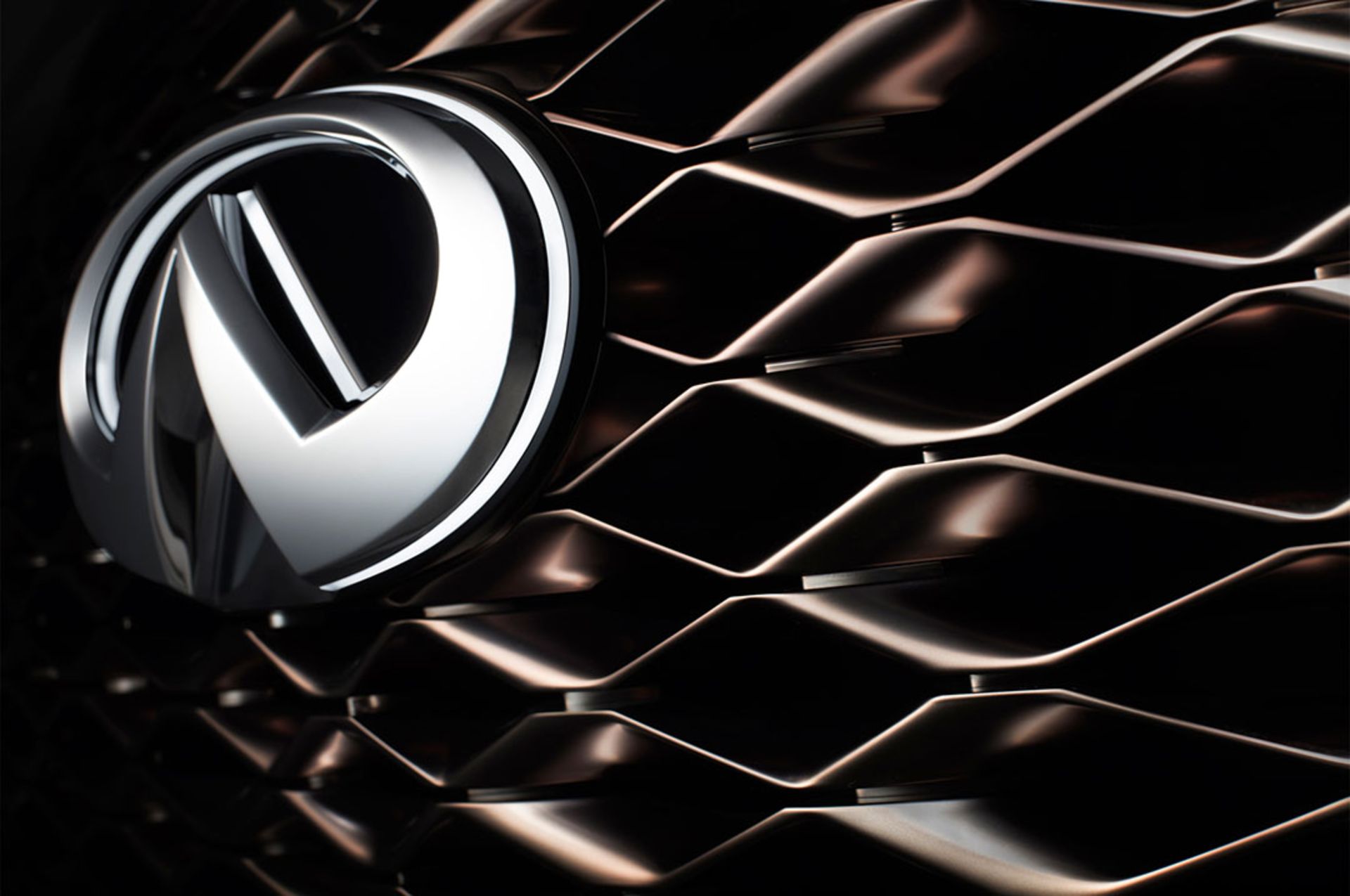 اینفینیتی QX80 مونوگراف