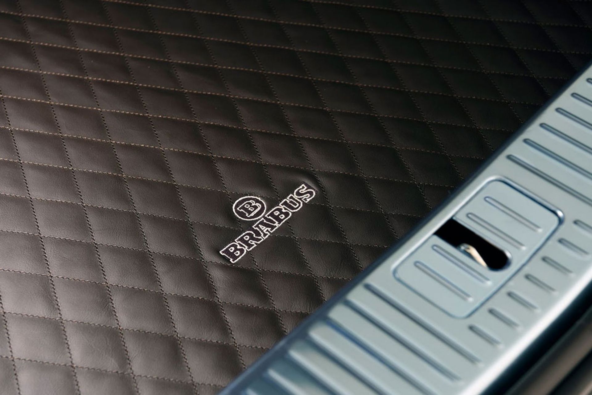 برابوس Rocket 900 مرسدس میباخ