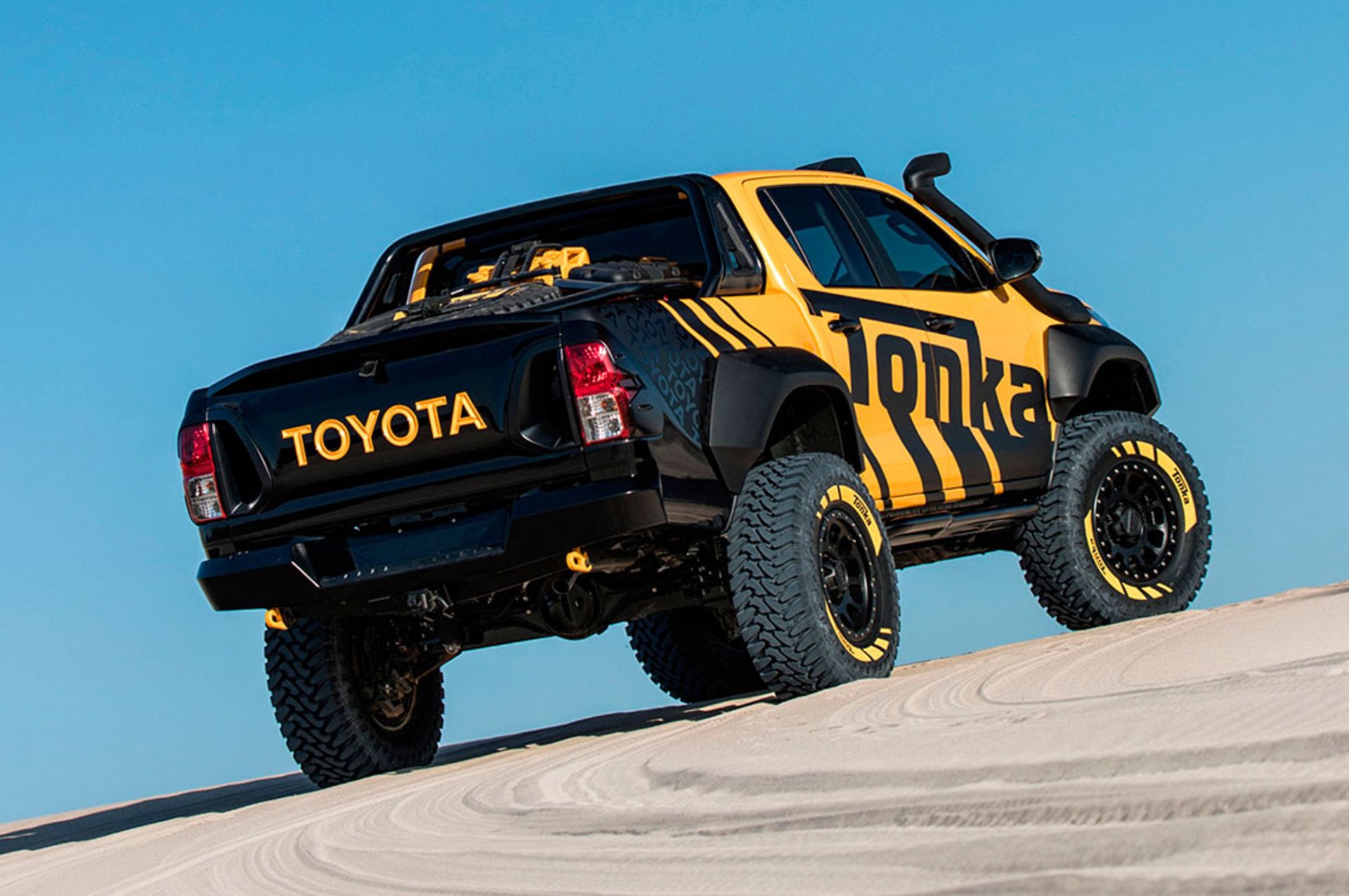 تویوتا هایلوکس تونکا