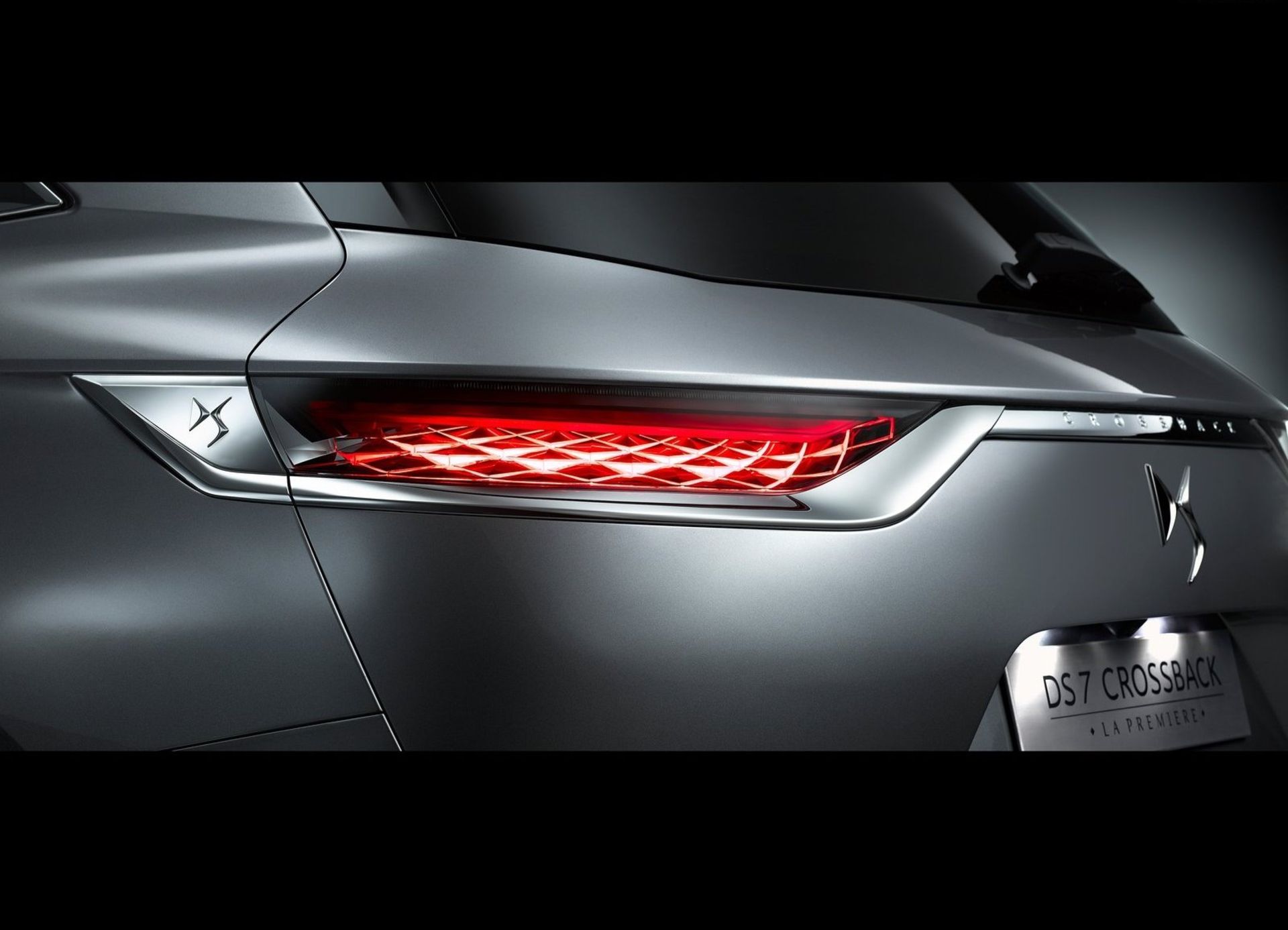 شاسی بلند DS7 کراس‌بک  DS7 Crossback 2018