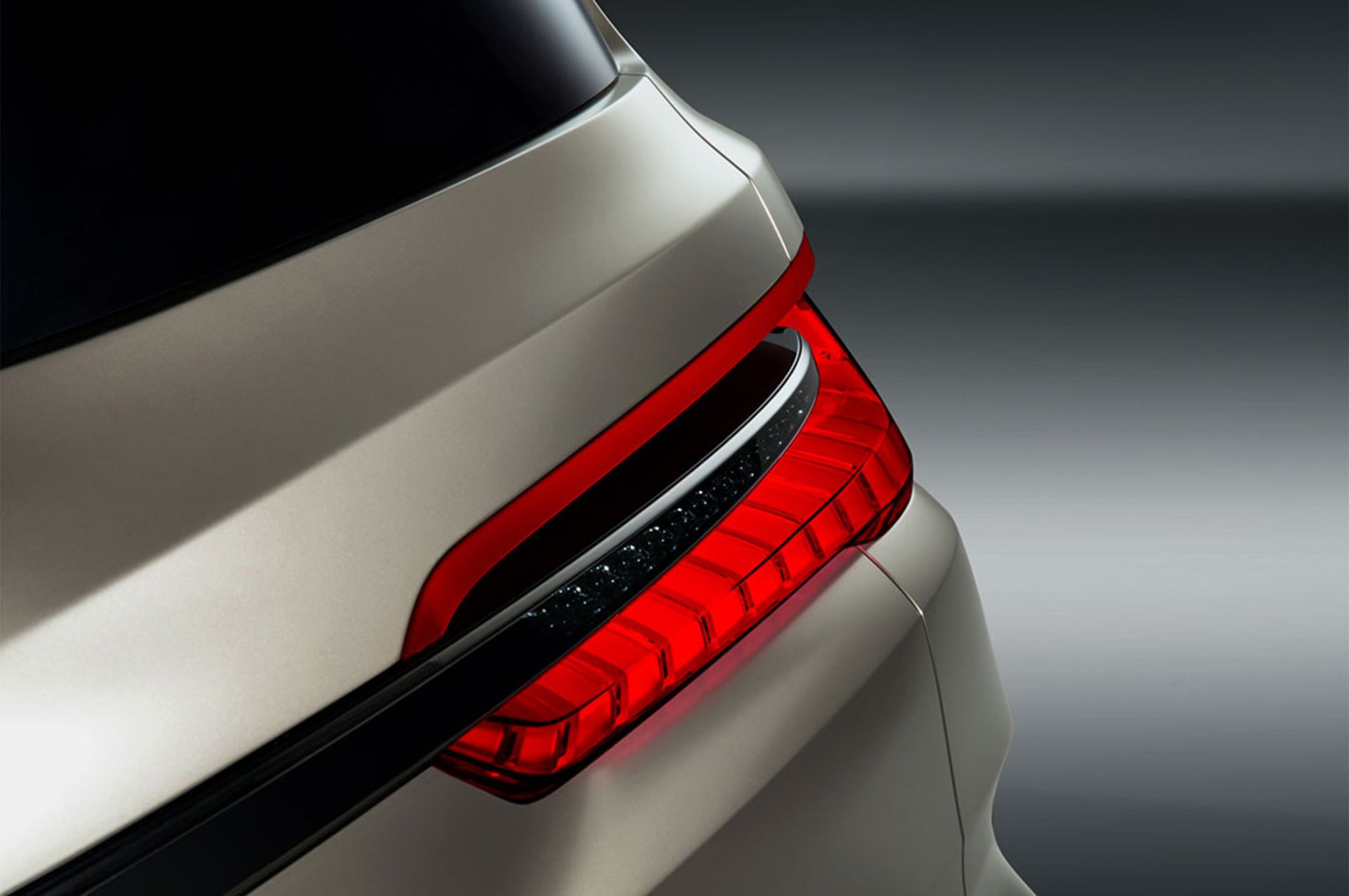 اینفینیتی QX80 مونوگراف