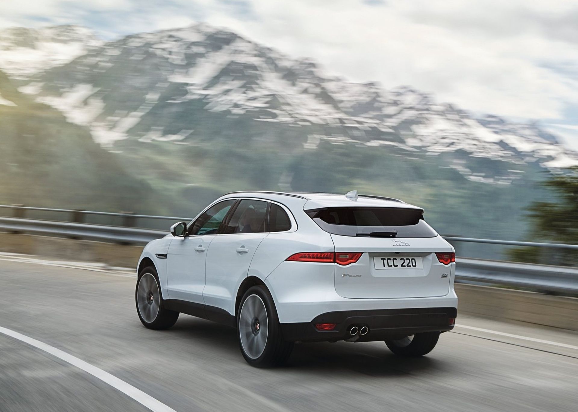 جگوار F-pace